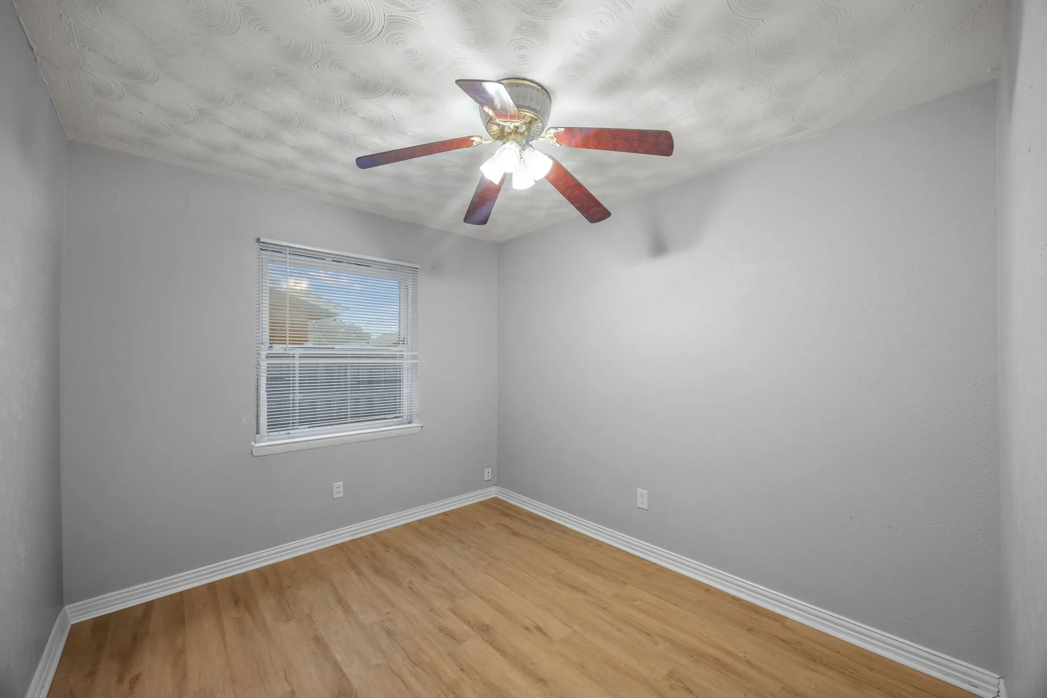 Single Family Residence For Sale in Dallas County , 2438 Lasalle Drive, Irving, Texas 75062, 3 Bedroom, 2 Bathroom, Garage spaces, 1,742 Sqft, built in 1962, mls#21188650, Real Estate Agent in Irving, Homes For Sale in Dallas county, Homes For Sale in Irving, Realtor in Irving Texas, Real Estate Brokerage Independent Realty Texas, Luminita Cordes Realtor
