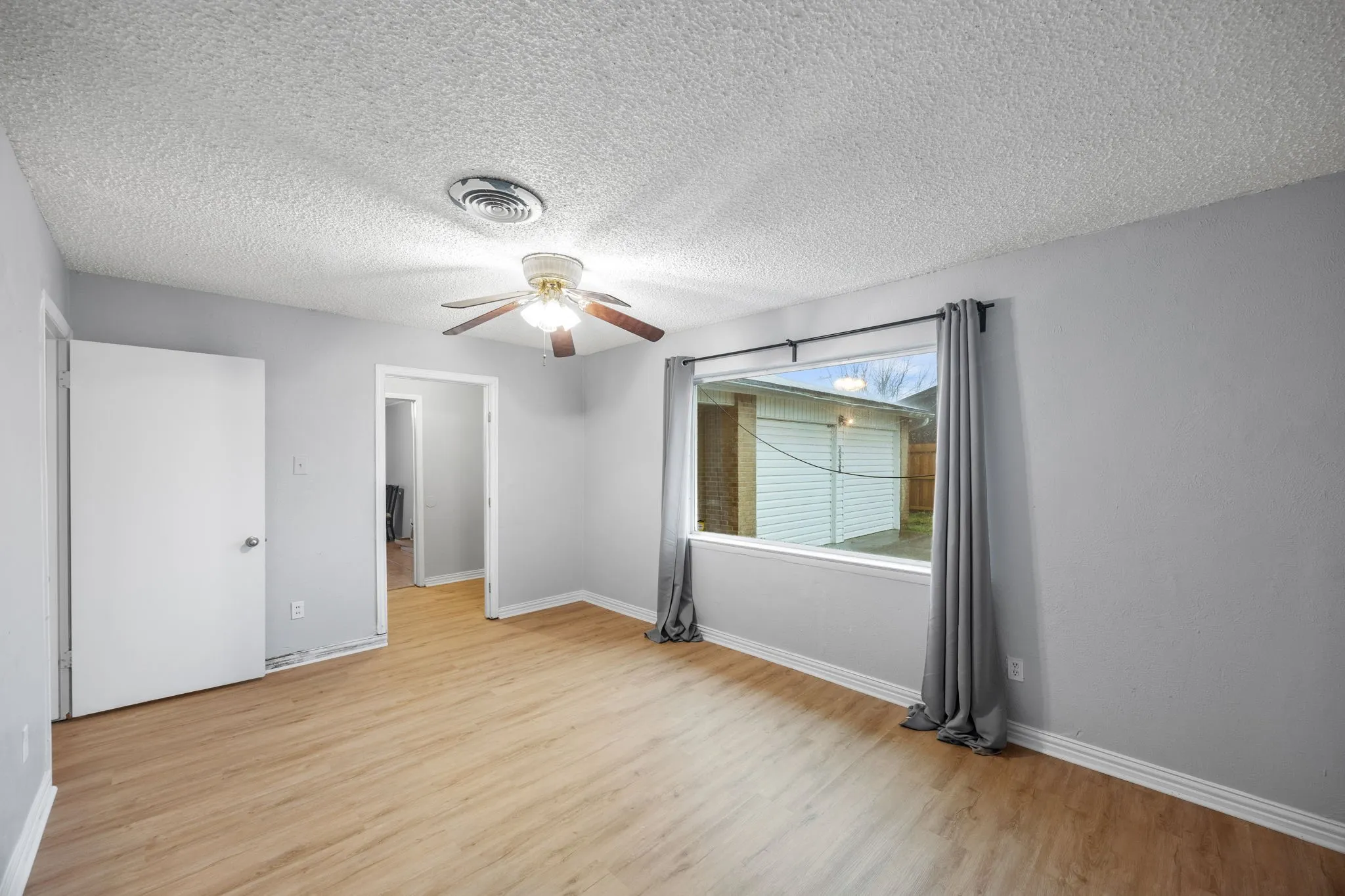 Single Family Residence For Sale in Dallas County , 2438 Lasalle Drive, Irving, Texas 75062, 3 Bedroom, 2 Bathroom, Garage spaces, 1,742 Sqft, built in 1962, mls#21188650, Real Estate Agent in Irving, Homes For Sale in Dallas county, Homes For Sale in Irving, Realtor in Irving Texas, Real Estate Brokerage Independent Realty Texas, Luminita Cordes Realtor
