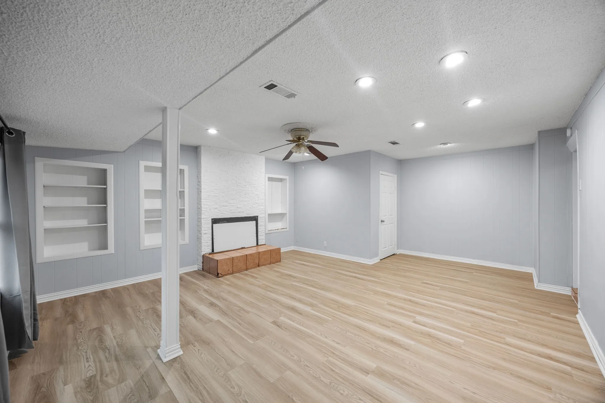Single Family Residence For Sale in Dallas County , 2438 Lasalle Drive, Irving, Texas 75062, 3 Bedroom, 2 Bathroom, Garage spaces, 1,742 Sqft, built in 1962, mls#21188650, Real Estate Agent in Irving, Homes For Sale in Dallas county, Homes For Sale in Irving, Realtor in Irving Texas, Real Estate Brokerage Independent Realty Texas, Luminita Cordes Realtor