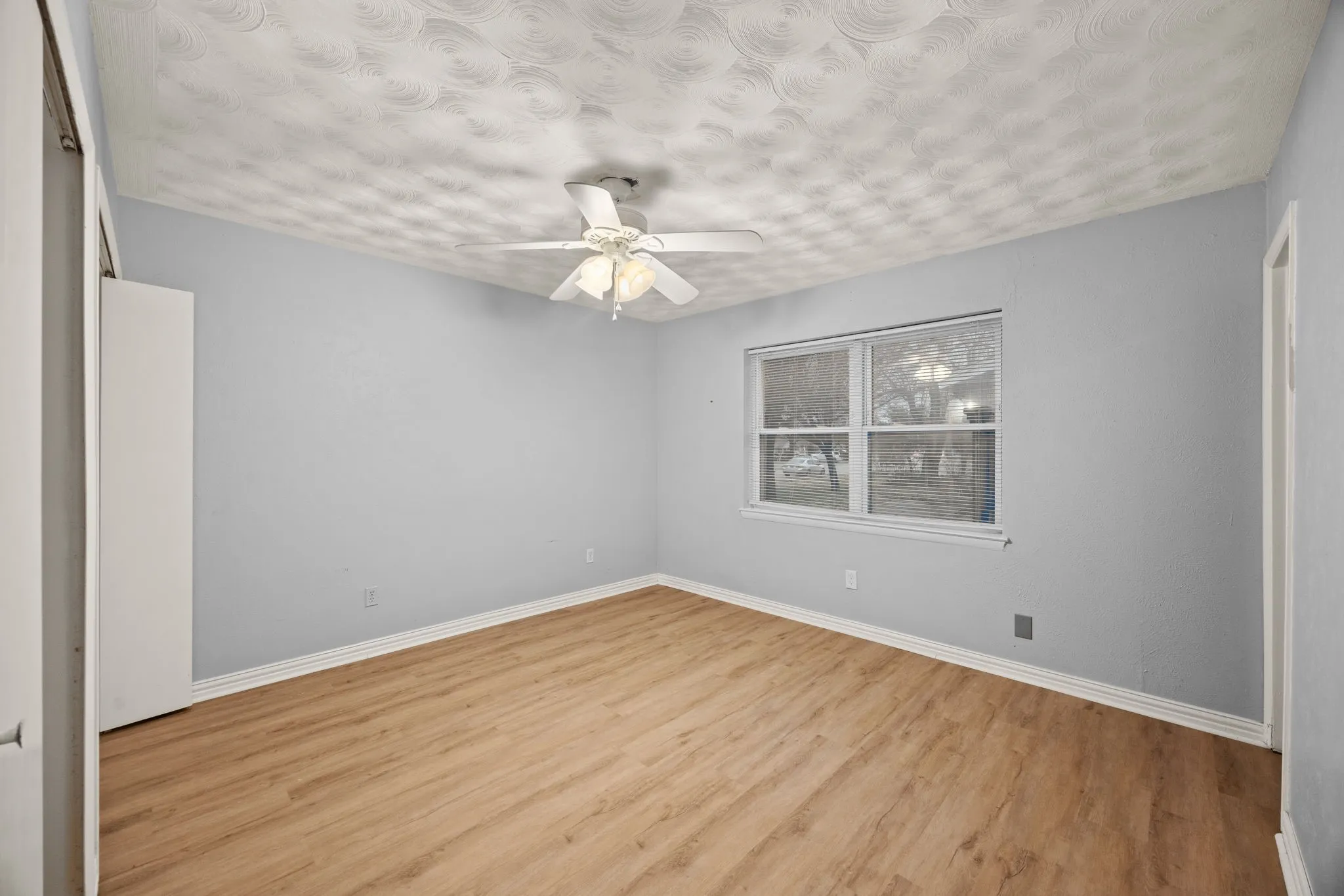Single Family Residence For Sale in Dallas County , 2438 Lasalle Drive, Irving, Texas 75062, 3 Bedroom, 2 Bathroom, Garage spaces, 1,742 Sqft, built in 1962, mls#21188650, Real Estate Agent in Irving, Homes For Sale in Dallas county, Homes For Sale in Irving, Realtor in Irving Texas, Real Estate Brokerage Independent Realty Texas, Luminita Cordes Realtor
