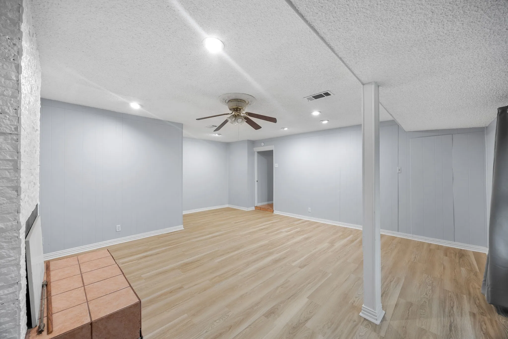 Single Family Residence For Sale in Dallas County , 2438 Lasalle Drive, Irving, Texas 75062, 3 Bedroom, 2 Bathroom, Garage spaces, 1,742 Sqft, built in 1962, mls#21188650, Real Estate Agent in Irving, Homes For Sale in Dallas county, Homes For Sale in Irving, Realtor in Irving Texas, Real Estate Brokerage Independent Realty Texas, Luminita Cordes Realtor