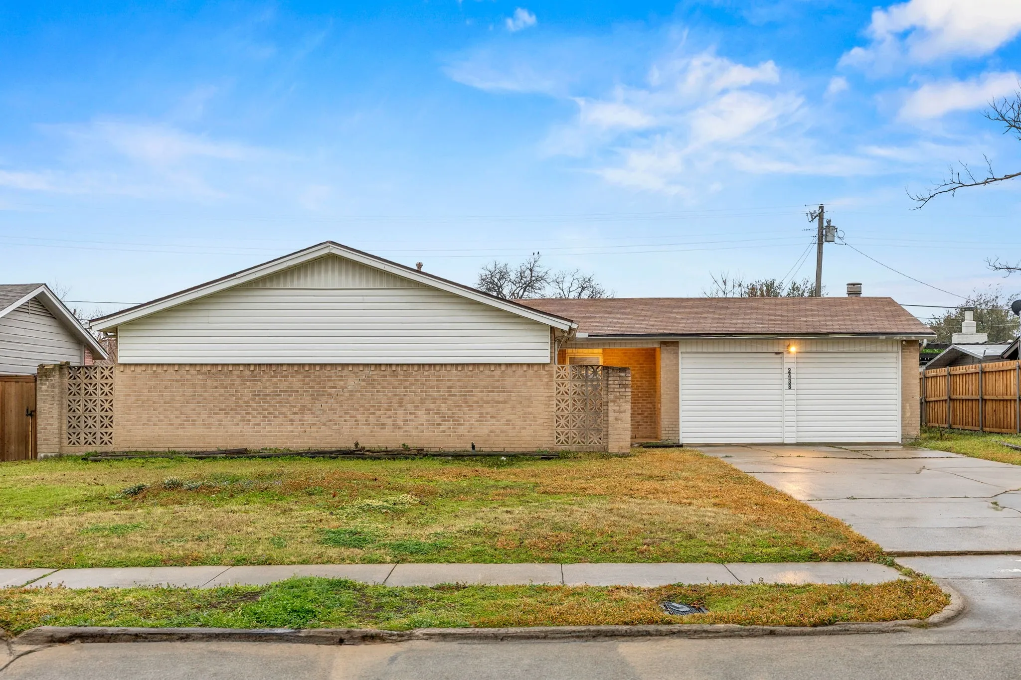 Single Family Residence For Sale in Dallas County , 2438 Lasalle Drive, Irving, Texas 75062, 3 Bedroom, 2 Bathroom, Garage spaces, 1,742 Sqft, built in 1962, mls#21188650, Real Estate Agent in Irving, Homes For Sale in Dallas county, Homes For Sale in Irving, Realtor in Irving Texas, Real Estate Brokerage Independent Realty Texas, Luminita Cordes Realtor