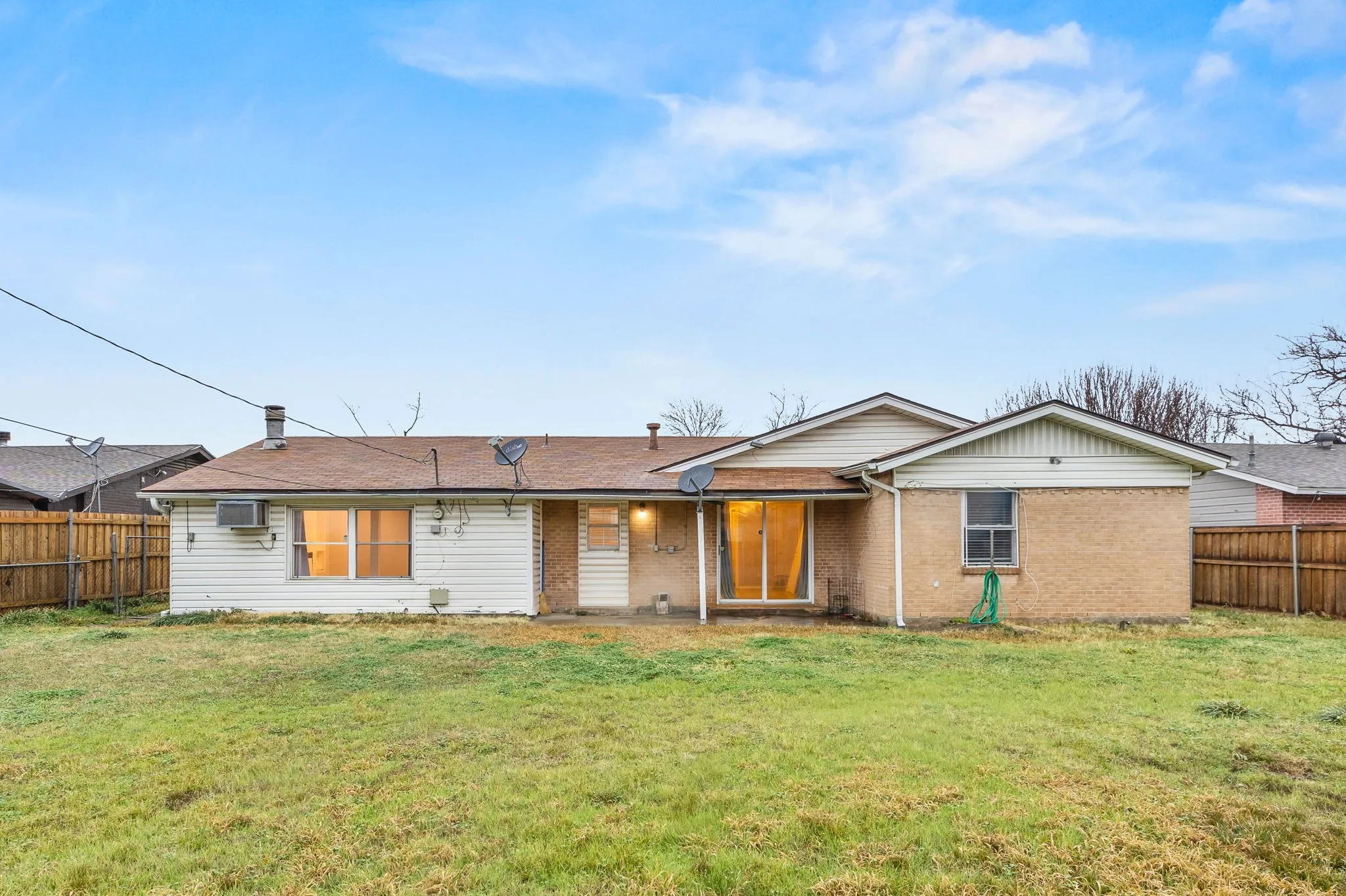 Single Family Residence For Sale in Dallas County , 2438 Lasalle Drive, Irving, Texas 75062, 3 Bedroom, 2 Bathroom, Garage spaces, 1,742 Sqft, built in 1962, mls#21188650, Real Estate Agent in Irving, Homes For Sale in Dallas county, Homes For Sale in Irving, Realtor in Irving Texas, Real Estate Brokerage Independent Realty Texas, Luminita Cordes Realtor