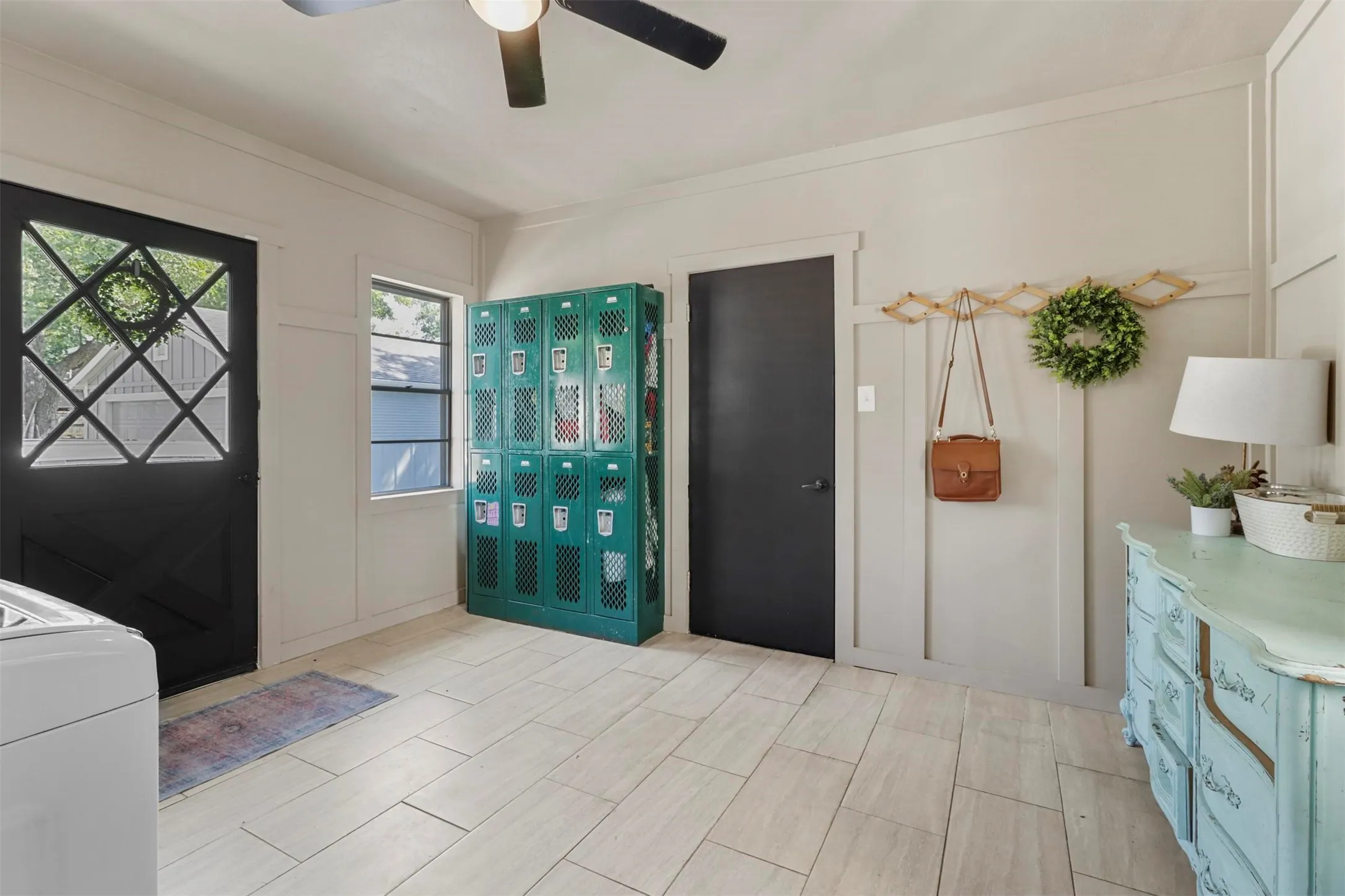 Single Family Residence For Sale in Collin County , 516 N Main Street N, Farmersville, Texas 75442, 4 Bedrooms, 4 Bathrooms, 2 Garage spaces, 3,174 Sqft, built in 1961, Preowned, Price $449,500, mls#21188574, Real Estate Agent in Farmersville, Homes For Sale in Collin county, Homes For Sale in Farmersville, Realtor in Farmersville Texas, Real Estate Brokerage Independent Realty Texas, Luminita Cordes Realtor