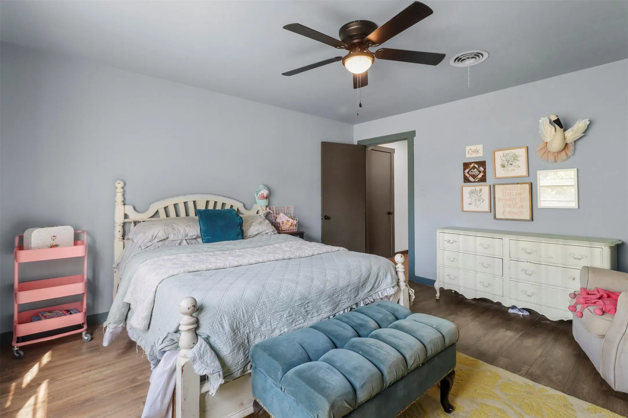 Single Family Residence For Sale in Collin County , 516 N Main Street N, Farmersville, Texas 75442, 4 Bedrooms, 4 Bathrooms, 2 Garage spaces, 3,174 Sqft, built in 1961, Preowned, Price $449,500, mls#21188574, Real Estate Agent in Farmersville, Homes For Sale in Collin county, Homes For Sale in Farmersville, Realtor in Farmersville Texas, Real Estate Brokerage Independent Realty Texas, Luminita Cordes Realtor