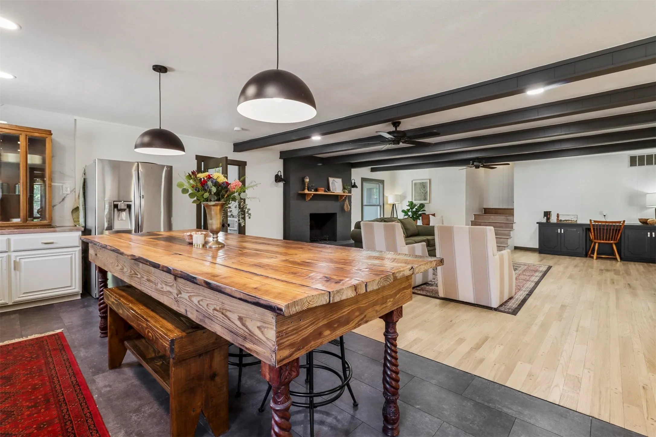 Single Family Residence For Sale in Collin County , 516 N Main Street N, Farmersville, Texas 75442, 4 Bedrooms, 4 Bathrooms, 2 Garage spaces, 3,174 Sqft, built in 1961, Preowned, Price $449,500, mls#21188574, Real Estate Agent in Farmersville, Homes For Sale in Collin county, Homes For Sale in Farmersville, Realtor in Farmersville Texas, Real Estate Brokerage Independent Realty Texas, Luminita Cordes Realtor
