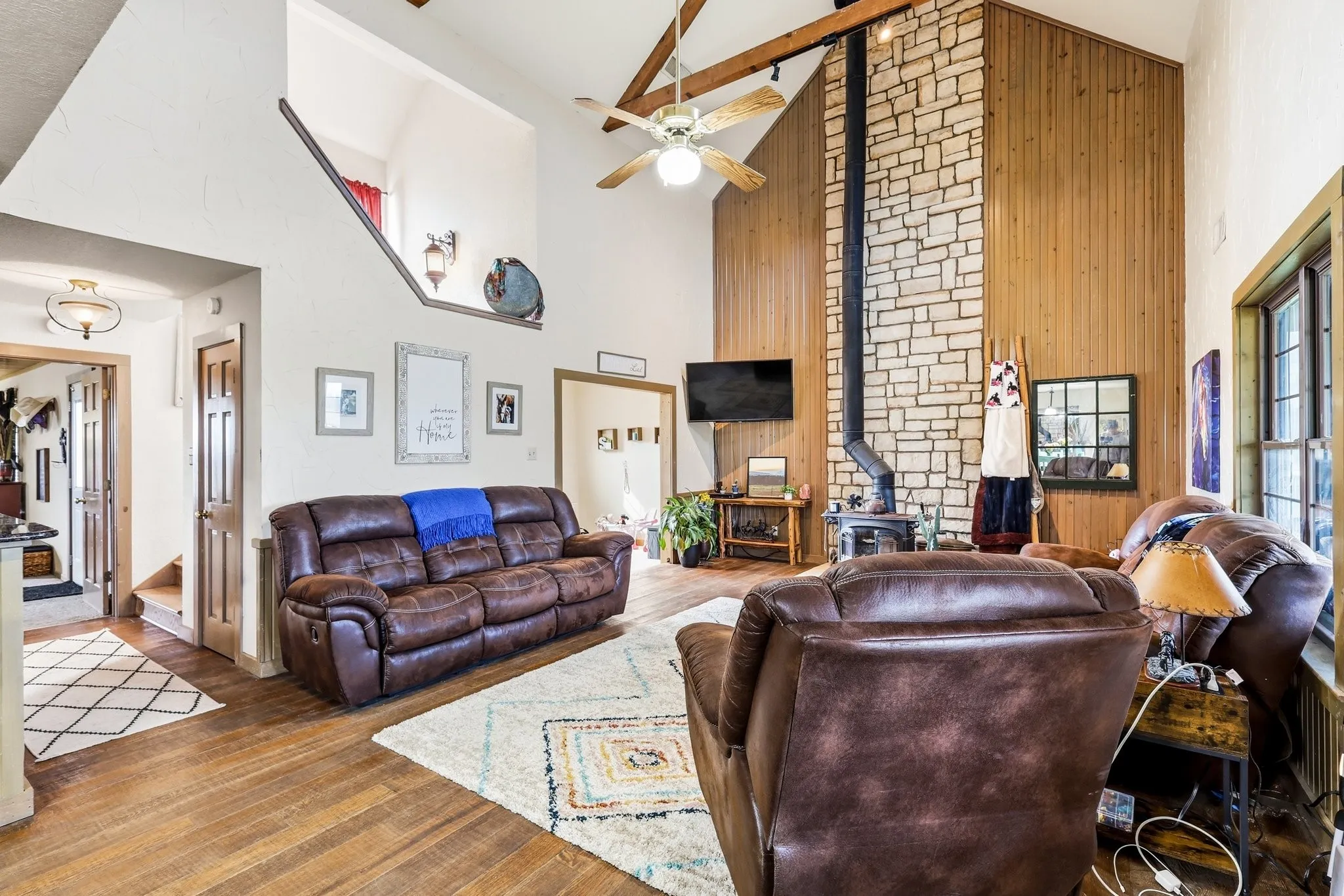 Single Family Residence For Sale in Denton County , 309 Sanders Road, Denton, Texas 76210, 3 Bedroom, 3 Bathroom, Garage spaces, 2,327 Sqft, built in 1989, mls#21187604, Real Estate Agent in Denton, Homes For Sale in Denton county, Homes For Sale in Denton, Realtor in Denton Texas, Real Estate Brokerage Independent Realty Texas, Luminita Cordes Realtor