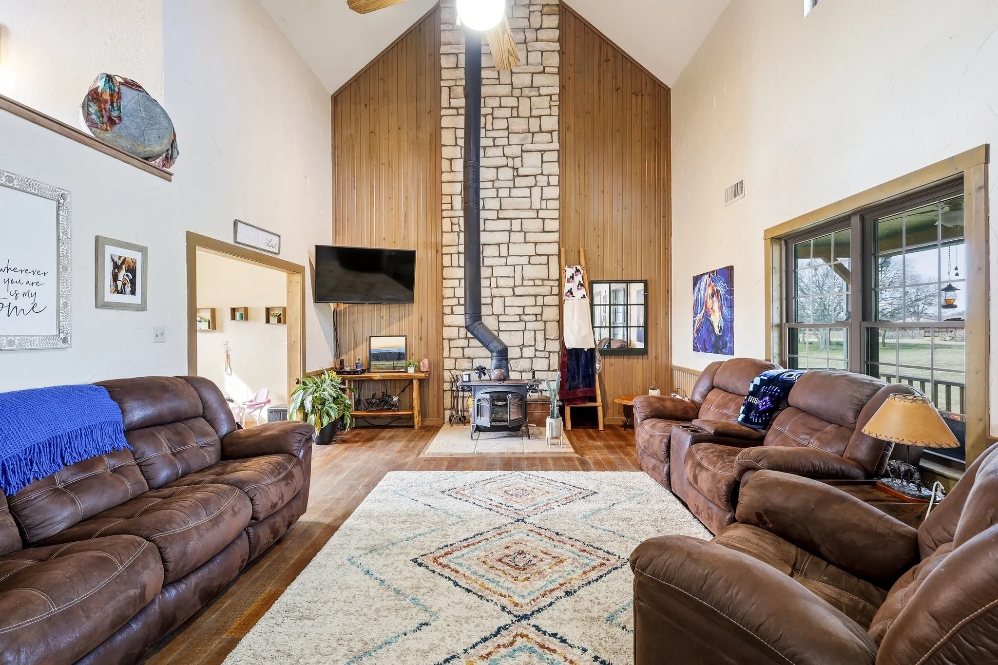 Single Family Residence For Sale in Denton County , 309 Sanders Road, Denton, Texas 76210, 3 Bedroom, 3 Bathroom, Garage spaces, 2,327 Sqft, built in 1989, mls#21187604, Real Estate Agent in Denton, Homes For Sale in Denton county, Homes For Sale in Denton, Realtor in Denton Texas, Real Estate Brokerage Independent Realty Texas, Luminita Cordes Realtor