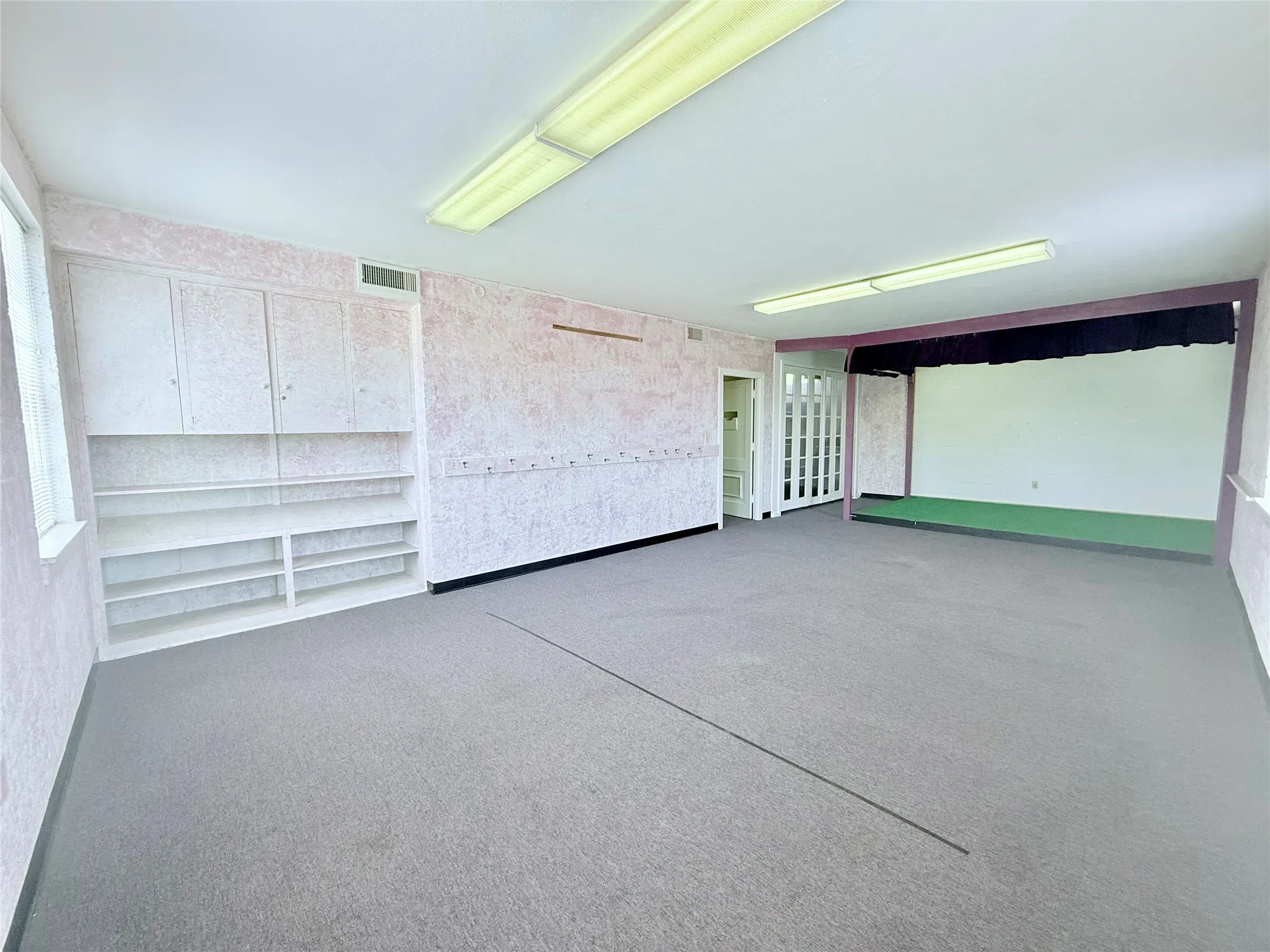 Office For Rent in Grayson County , 213 N Burnett Avenue, Denison, Texas 75020, 0, 0, Garage spaces, 0 Sqft, built in 1951, Preowned, mls#21186965, Real Estate Agent in Denison, Homes For Rent in Grayson county, Homes For Rent in Denison, Realtor in Denison Texas, Real Estate Brokerage Independent Realty Texas, Luminita Cordes Realtor