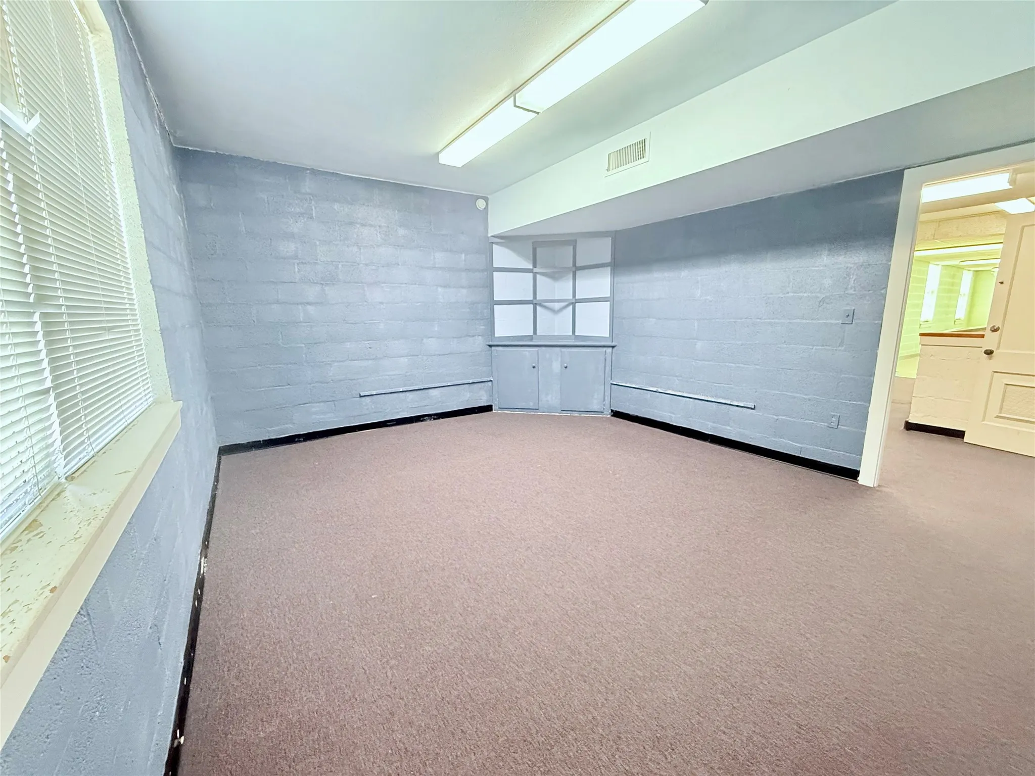 Office For Rent in Grayson County , 213 N Burnett Avenue, Denison, Texas 75020, 0, 0, Garage spaces, 0 Sqft, built in 1951, Preowned, mls#21186965, Real Estate Agent in Denison, Homes For Rent in Grayson county, Homes For Rent in Denison, Realtor in Denison Texas, Real Estate Brokerage Independent Realty Texas, Luminita Cordes Realtor