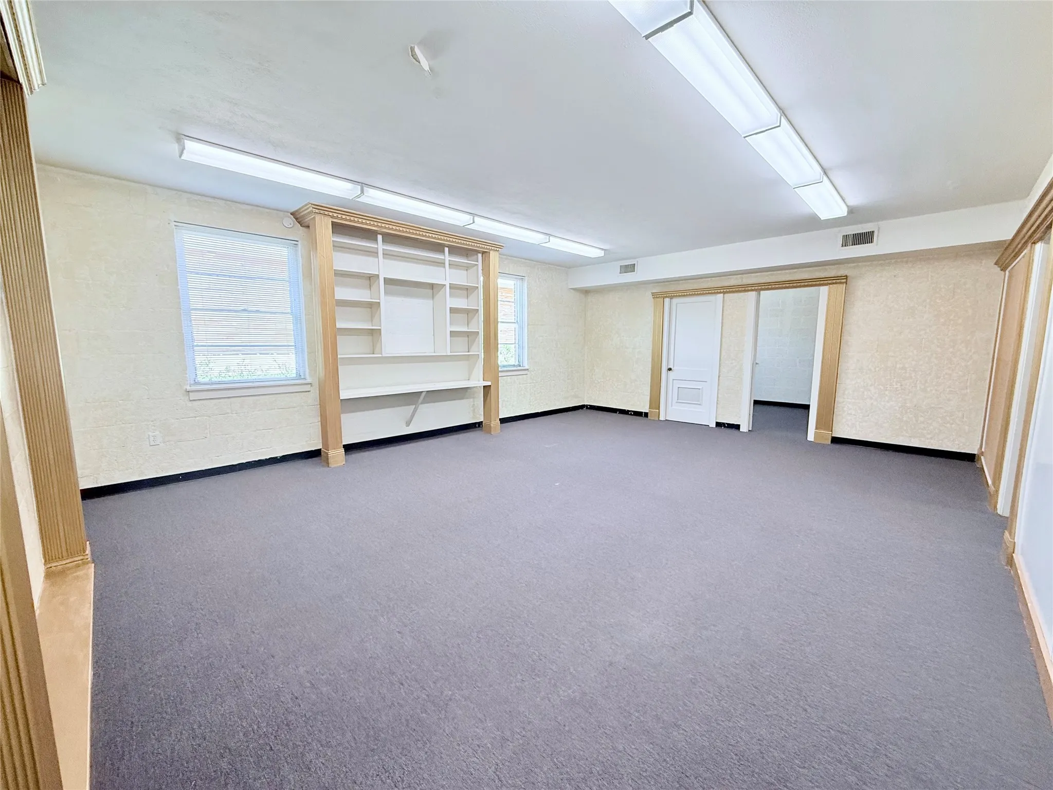 Office For Rent in Grayson County , 213 N Burnett Avenue, Denison, Texas 75020, 0, 0, Garage spaces, 0 Sqft, built in 1951, Preowned, mls#21186965, Real Estate Agent in Denison, Homes For Rent in Grayson county, Homes For Rent in Denison, Realtor in Denison Texas, Real Estate Brokerage Independent Realty Texas, Luminita Cordes Realtor