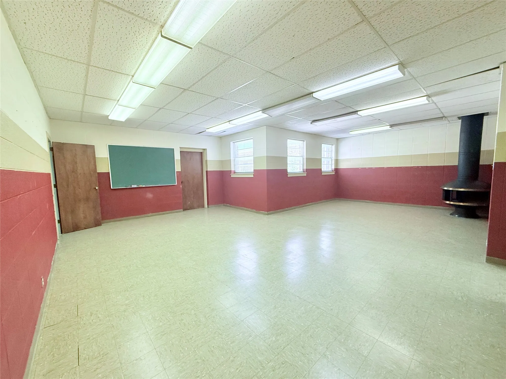 Office For Rent in Grayson County , 213 N Burnett Avenue, Denison, Texas 75020, 0, 0, Garage spaces, 0 Sqft, built in 1951, Preowned, mls#21186965, Real Estate Agent in Denison, Homes For Rent in Grayson county, Homes For Rent in Denison, Realtor in Denison Texas, Real Estate Brokerage Independent Realty Texas, Luminita Cordes Realtor