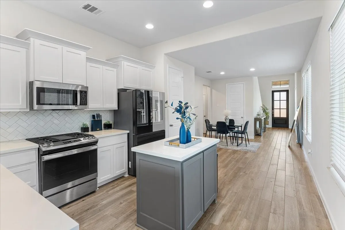Single Family Residence For Sale in Kaufman County , 2008 Croftbank Street, Forney, Texas 75126, 4 Bedrooms, 3 Bathrooms, 2 Garage spaces, 2,189 Sqft, built in 2022, Price $375,000, mls#21188713, Real Estate Agent in Forney, Homes For Sale in Kaufman county, Homes For Sale in Forney, Realtor in Forney Texas, Real Estate Brokerage Independent Realty Texas, Luminita Cordes Realtor