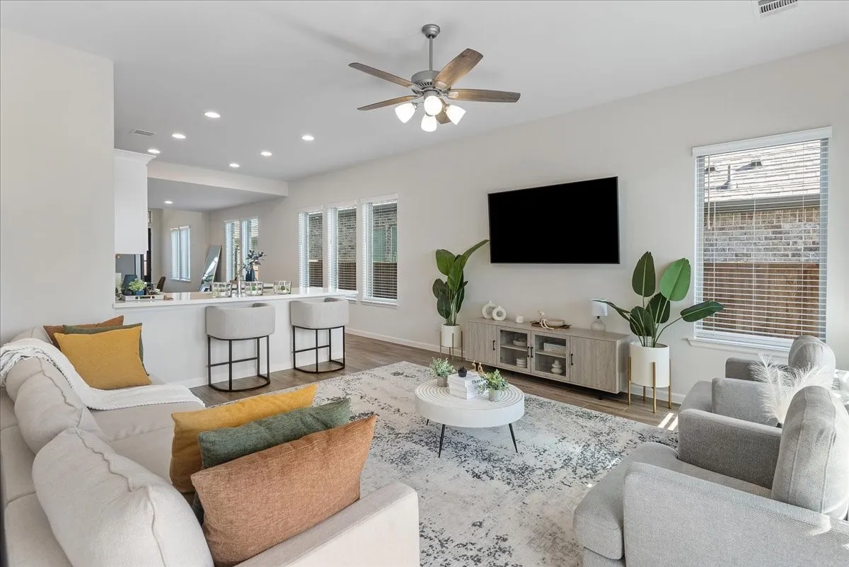 Single Family Residence For Sale in Kaufman County , 2008 Croftbank Street, Forney, Texas 75126, 4 Bedrooms, 3 Bathrooms, 2 Garage spaces, 2,189 Sqft, built in 2022, Price $375,000, mls#21188713, Real Estate Agent in Forney, Homes For Sale in Kaufman county, Homes For Sale in Forney, Realtor in Forney Texas, Real Estate Brokerage Independent Realty Texas, Luminita Cordes Realtor