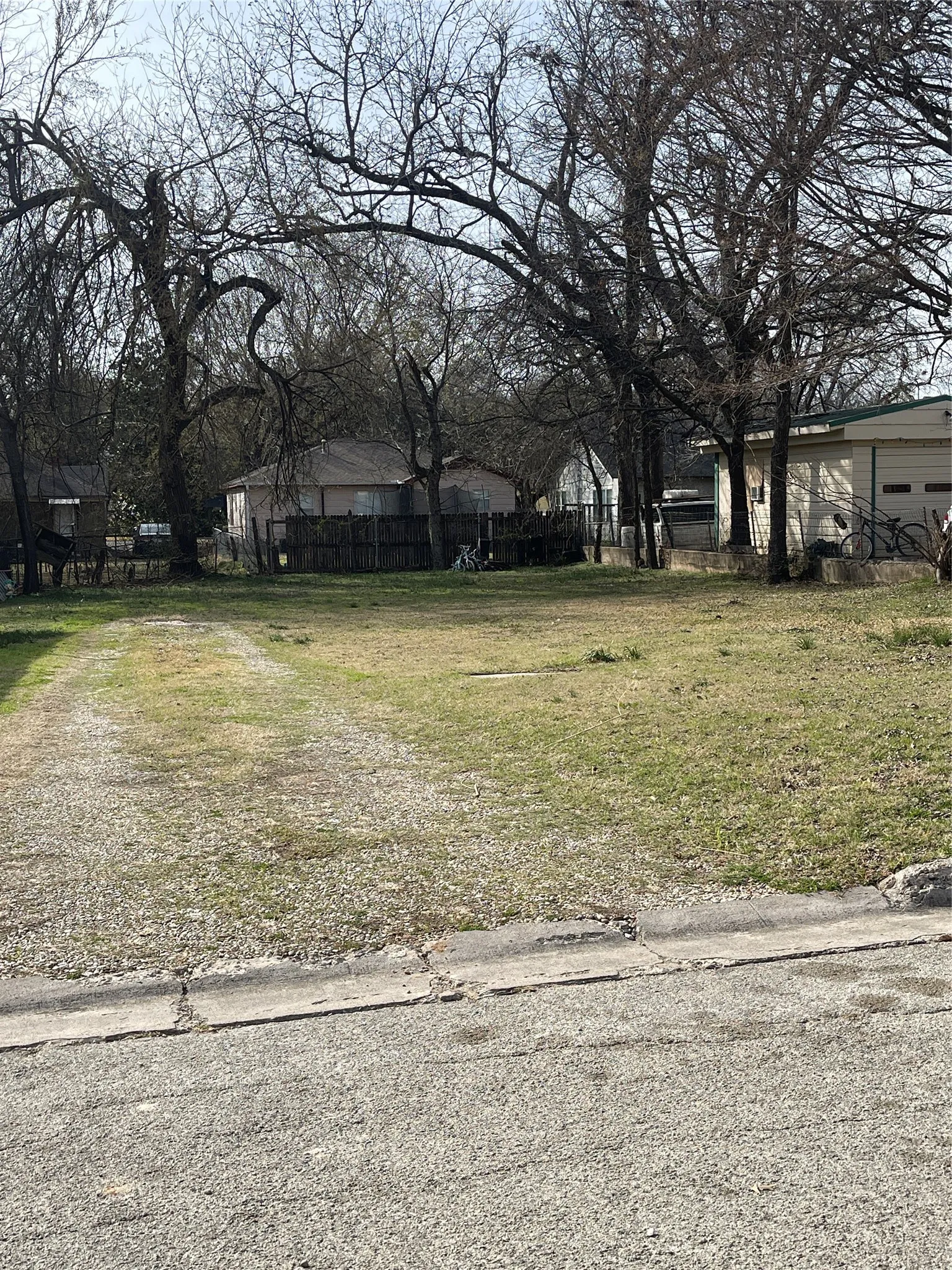 Unimproved Land For Sale in Cooke County , 605 S Rusk Street, Gainesville, Texas 76240, 0, 0, Garage spaces, 0 Sqft, built in 0, mls#21188746, Real Estate Agent in Gainesville, Homes For Sale in Cooke county, Homes For Sale in Gainesville, Realtor in Gainesville Texas, Real Estate Brokerage Independent Realty Texas, Luminita Cordes Realtor