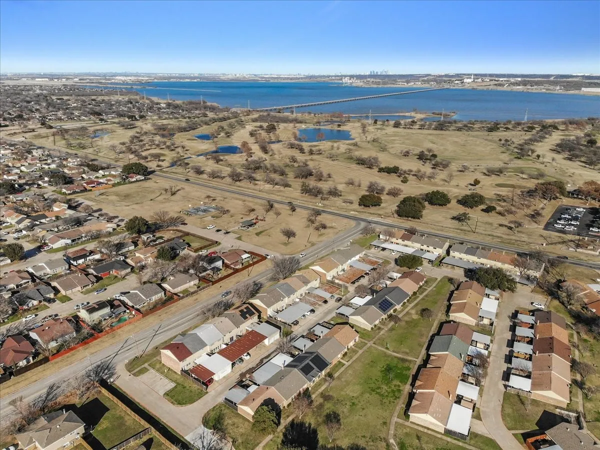 Townhouse For Sale in Dallas County , 74 E Mountain Creek Court 2, Grand Prairie, Texas 75052, 3 Bedroom, 3 Bathroom, Garage spaces, 1,584 Sqft, built in 1977, Price $199,000, mls#21187811, Real Estate Agent in Grand Prairie, Homes For Sale in Dallas county, Homes For Sale in Grand Prairie, Realtor in Grand Prairie Texas, Real Estate Brokerage Independent Realty Texas, Luminita Cordes Realtor
