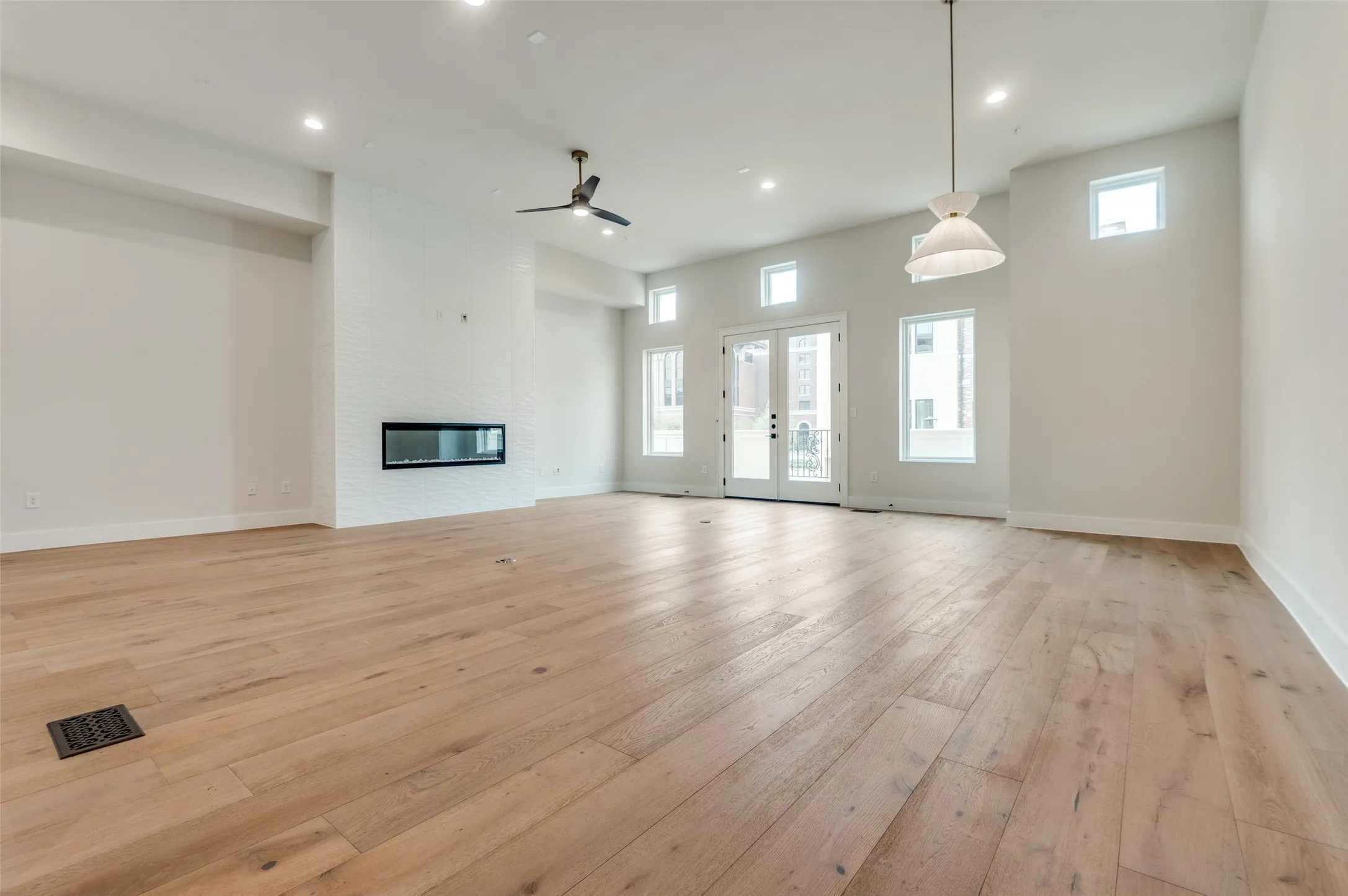 Condominium For Sale in Tarrant County , 250 E Dallas Road 121, Grapevine, Texas 76051, 3 Bedroom, 4 Bathroom, 2 Garage spaces, 3,284 Sqft, built in 2026, New Construction - Incomplete, mls#21186797, Real Estate Agent in Grapevine, Homes For Sale in Tarrant county, Homes For Sale in Grapevine, Realtor in Grapevine Texas, Real Estate Brokerage Independent Realty Texas, Luminita Cordes Realtor