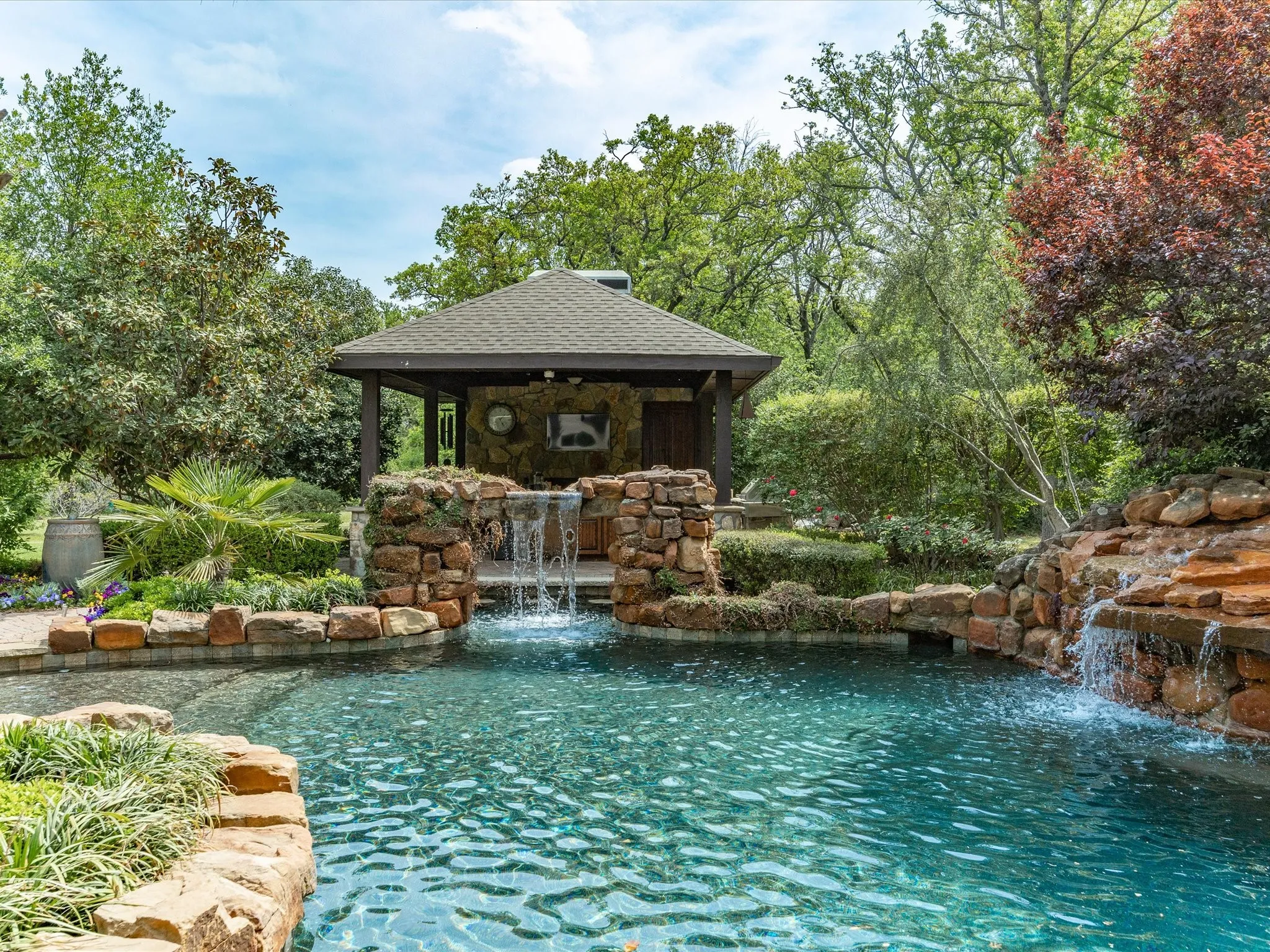 Single Family Residence For Sale in Denton County , 625 Estates Drive, Copper Canyon, Texas 75077, 5 Bedroom, 5 Bathroom, 3 Garage spaces, 5,741 Sqft, built in 1980, mls#21187149, Real Estate Agent in Copper Canyon, Homes For Sale in Denton county, Homes For Sale in Copper Canyon, Realtor in Copper Canyon Texas, Real Estate Brokerage Independent Realty Texas, Luminita Cordes Realtor