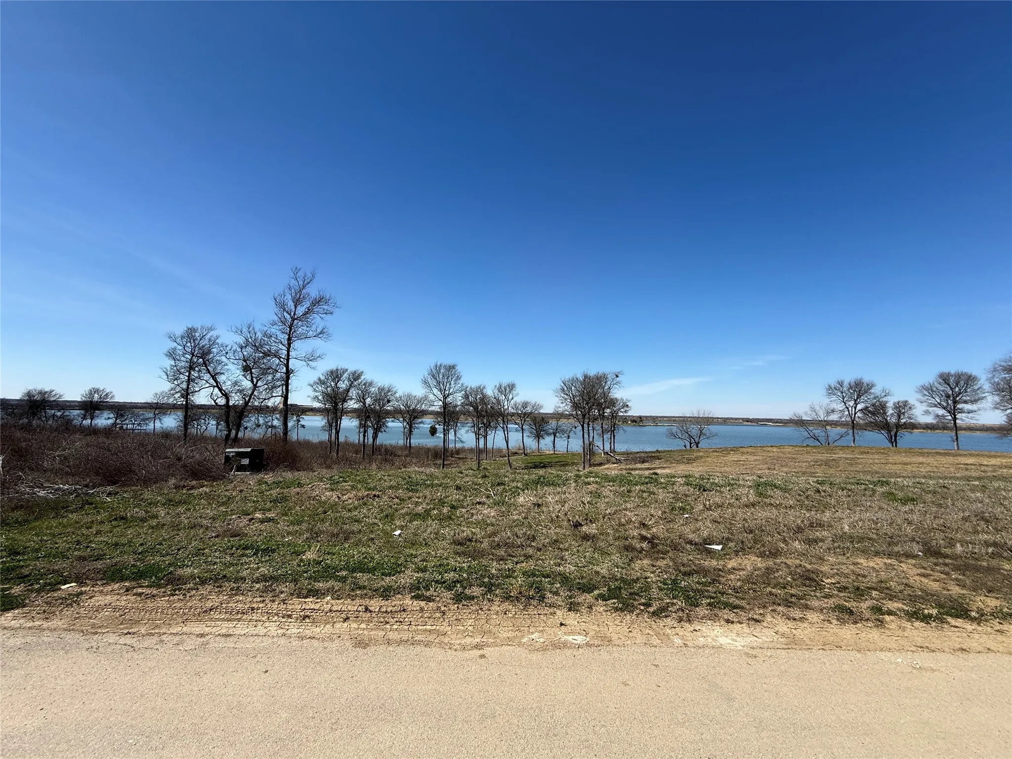 Unimproved Land For Sale in Navarro County , Lot 92 Shoreside Drive, Corsicana, Texas 75109, 0, 0, Garage spaces, 0 Sqft, built in 0, Price $210,000, mls#21188226, Real Estate Agent in Corsicana, Homes For Sale in Navarro county, Homes For Sale in Corsicana, Realtor in Corsicana Texas, Real Estate Brokerage Independent Realty Texas, Luminita Cordes Realtor
