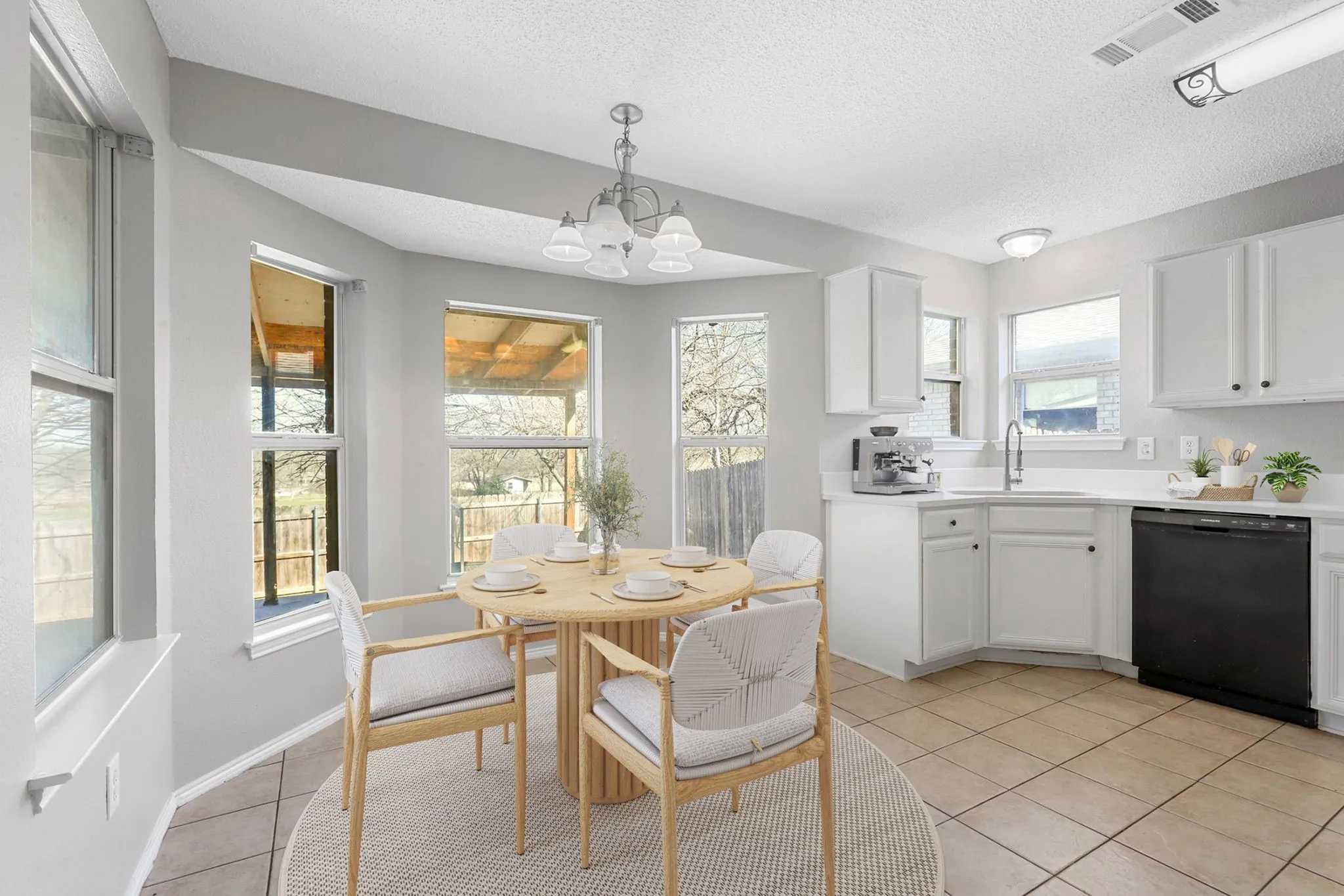 Single Family Residence For Sale in Tarrant County , 1610 Merritt Drive, Mansfield, Texas 76063, 4 Bedrooms, 2 Bathrooms, 2 Garage spaces, 1,724 Sqft, built in 2000, Price $320,000, mls#21188851, Real Estate Agent in Mansfield, Homes For Sale in Tarrant county, Homes For Sale in Mansfield, Realtor in Mansfield Texas, Real Estate Brokerage Independent Realty Texas, Luminita Cordes Realtor