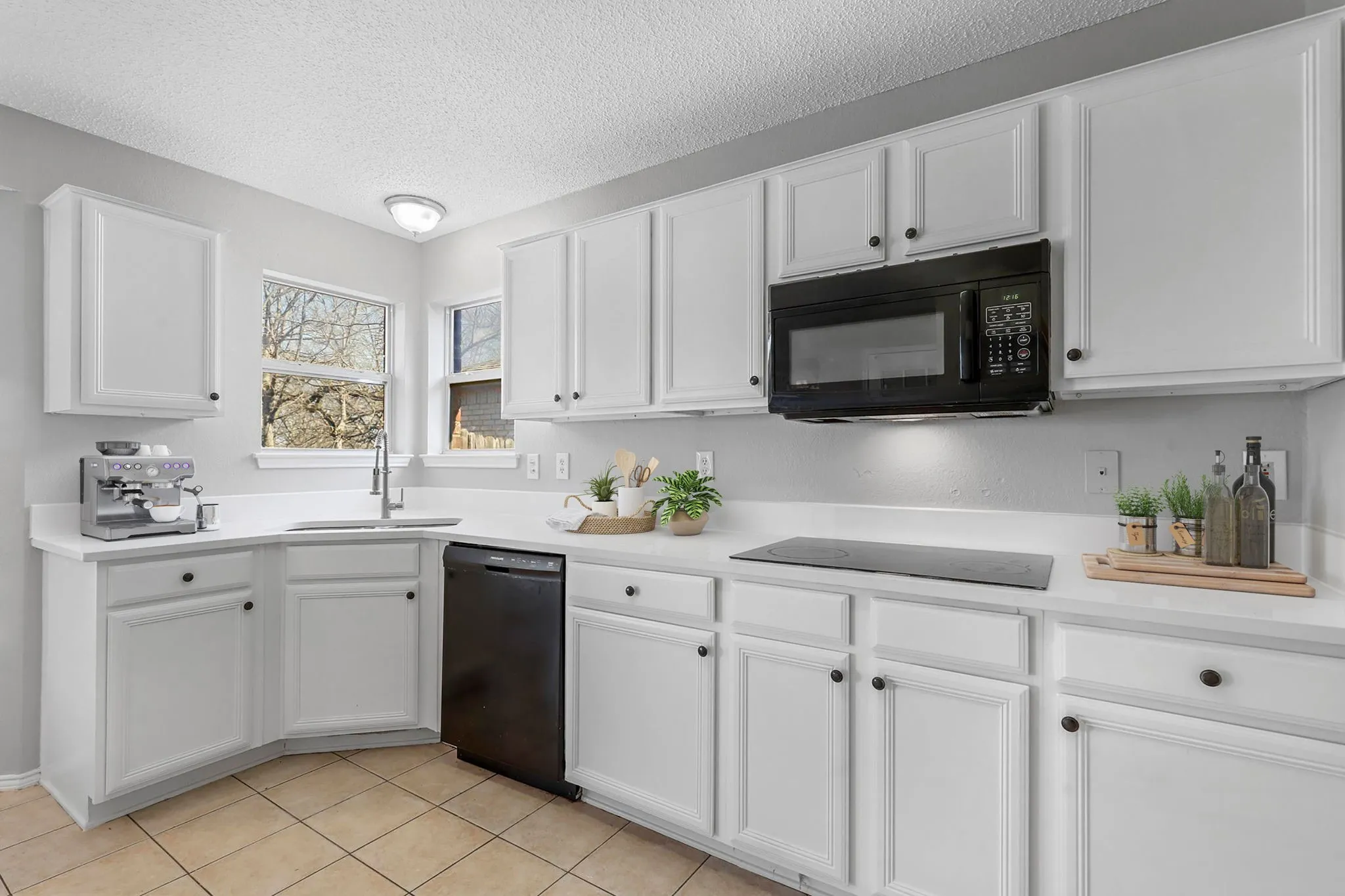 Single Family Residence For Sale in Tarrant County , 1610 Merritt Drive, Mansfield, Texas 76063, 4 Bedrooms, 2 Bathrooms, 2 Garage spaces, 1,724 Sqft, built in 2000, Price $320,000, mls#21188851, Real Estate Agent in Mansfield, Homes For Sale in Tarrant county, Homes For Sale in Mansfield, Realtor in Mansfield Texas, Real Estate Brokerage Independent Realty Texas, Luminita Cordes Realtor