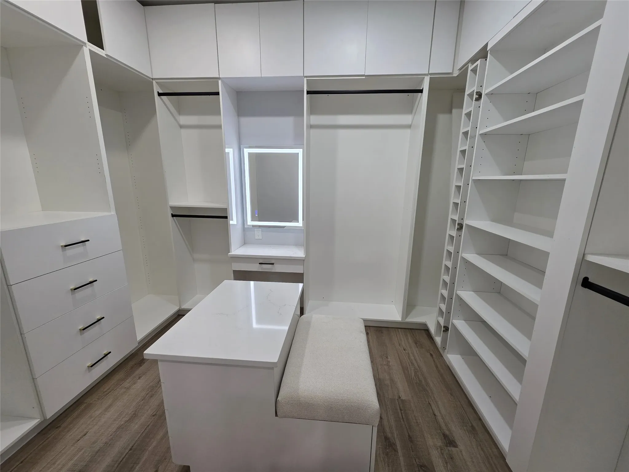 Single Family Residence For Sale in Ellis County , 109 Homestead Lane, Waxahachie, Texas 75165, 4 Bedroom, 3 Bathroom, 3 Garage spaces, 2,898 Sqft, built in 2024, mls#21188910, Real Estate Agent in Waxahachie, Homes For Sale in Ellis county, Homes For Sale in Waxahachie, Realtor in Waxahachie Texas, Real Estate Brokerage Independent Realty Texas, Luminita Cordes Realtor