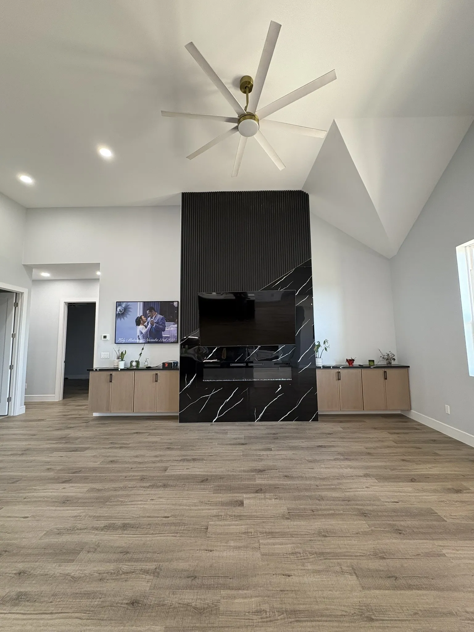 Single Family Residence For Sale in Ellis County , 109 Homestead Lane, Waxahachie, Texas 75165, 4 Bedroom, 3 Bathroom, 3 Garage spaces, 2,898 Sqft, built in 2024, mls#21188910, Real Estate Agent in Waxahachie, Homes For Sale in Ellis county, Homes For Sale in Waxahachie, Realtor in Waxahachie Texas, Real Estate Brokerage Independent Realty Texas, Luminita Cordes Realtor