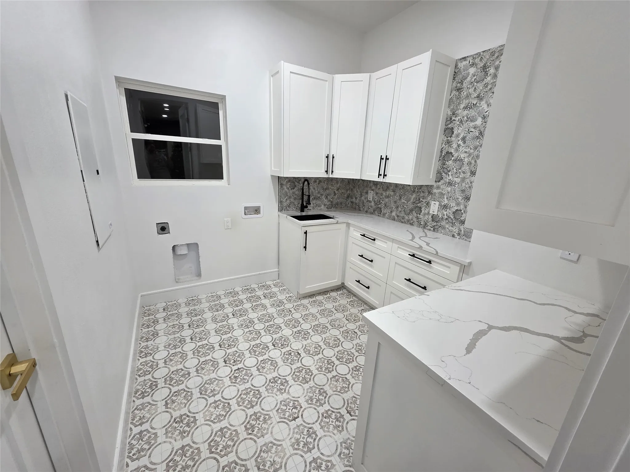 Single Family Residence For Sale in Ellis County , 109 Homestead Lane, Waxahachie, Texas 75165, 4 Bedroom, 3 Bathroom, 3 Garage spaces, 2,898 Sqft, built in 2024, mls#21188910, Real Estate Agent in Waxahachie, Homes For Sale in Ellis county, Homes For Sale in Waxahachie, Realtor in Waxahachie Texas, Real Estate Brokerage Independent Realty Texas, Luminita Cordes Realtor