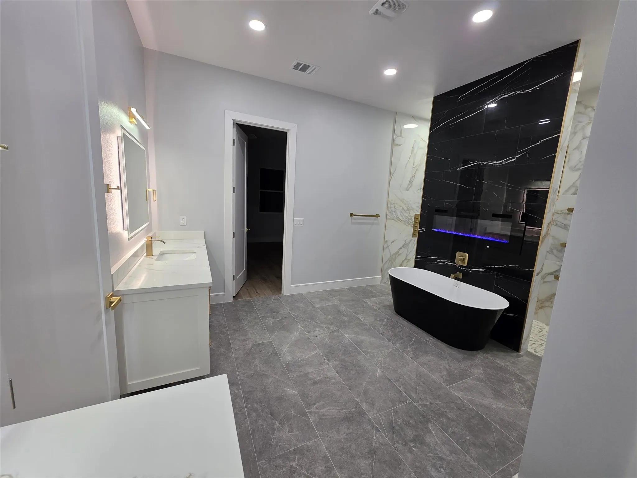 Single Family Residence For Sale in Ellis County , 109 Homestead Lane, Waxahachie, Texas 75165, 4 Bedroom, 3 Bathroom, 3 Garage spaces, 2,898 Sqft, built in 2024, mls#21188910, Real Estate Agent in Waxahachie, Homes For Sale in Ellis county, Homes For Sale in Waxahachie, Realtor in Waxahachie Texas, Real Estate Brokerage Independent Realty Texas, Luminita Cordes Realtor