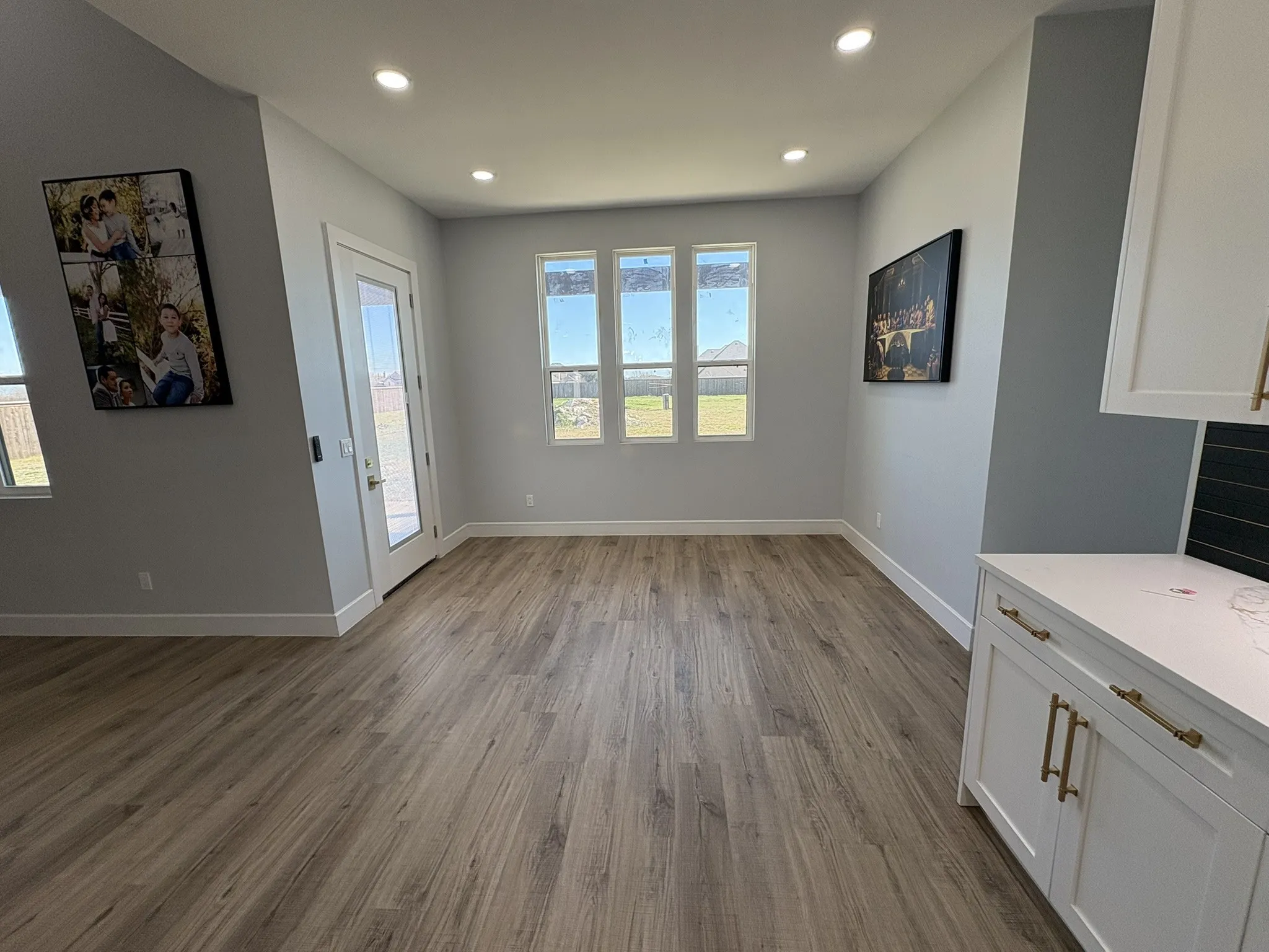 Single Family Residence For Sale in Ellis County , 109 Homestead Lane, Waxahachie, Texas 75165, 4 Bedroom, 3 Bathroom, 3 Garage spaces, 2,898 Sqft, built in 2024, mls#21188910, Real Estate Agent in Waxahachie, Homes For Sale in Ellis county, Homes For Sale in Waxahachie, Realtor in Waxahachie Texas, Real Estate Brokerage Independent Realty Texas, Luminita Cordes Realtor