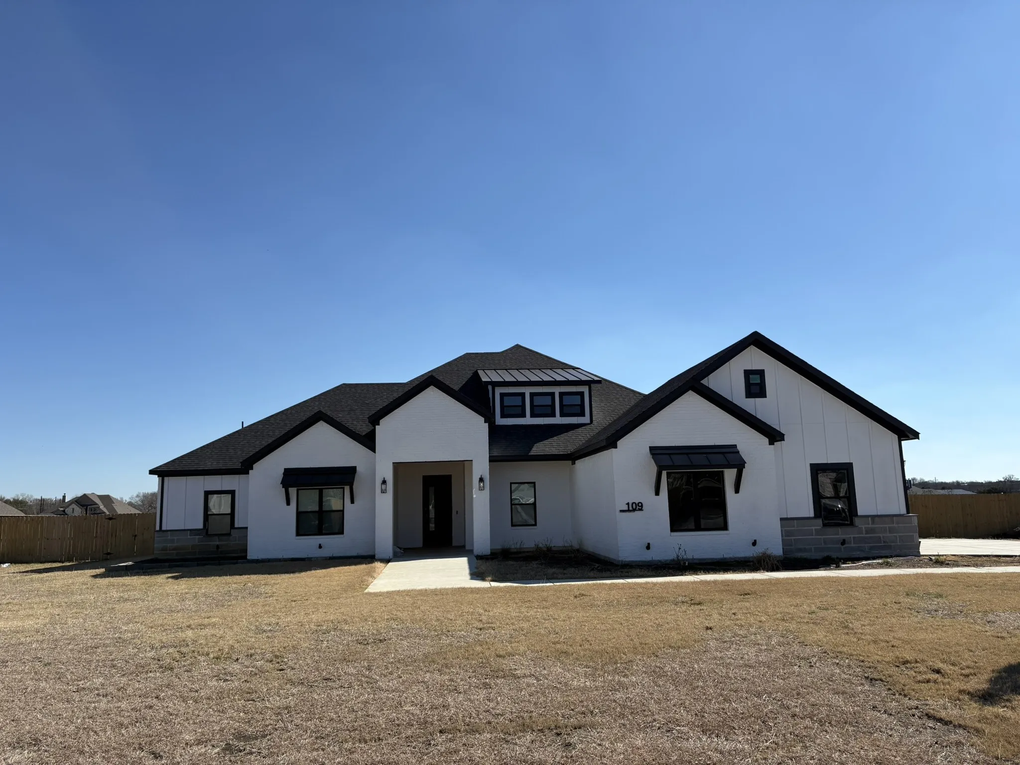 Single Family Residence For Sale in Ellis County , 109 Homestead Lane, Waxahachie, Texas 75165, 4 Bedroom, 3 Bathroom, 3 Garage spaces, 2,898 Sqft, built in 2024, mls#21188910, Real Estate Agent in Waxahachie, Homes For Sale in Ellis county, Homes For Sale in Waxahachie, Realtor in Waxahachie Texas, Real Estate Brokerage Independent Realty Texas, Luminita Cordes Realtor