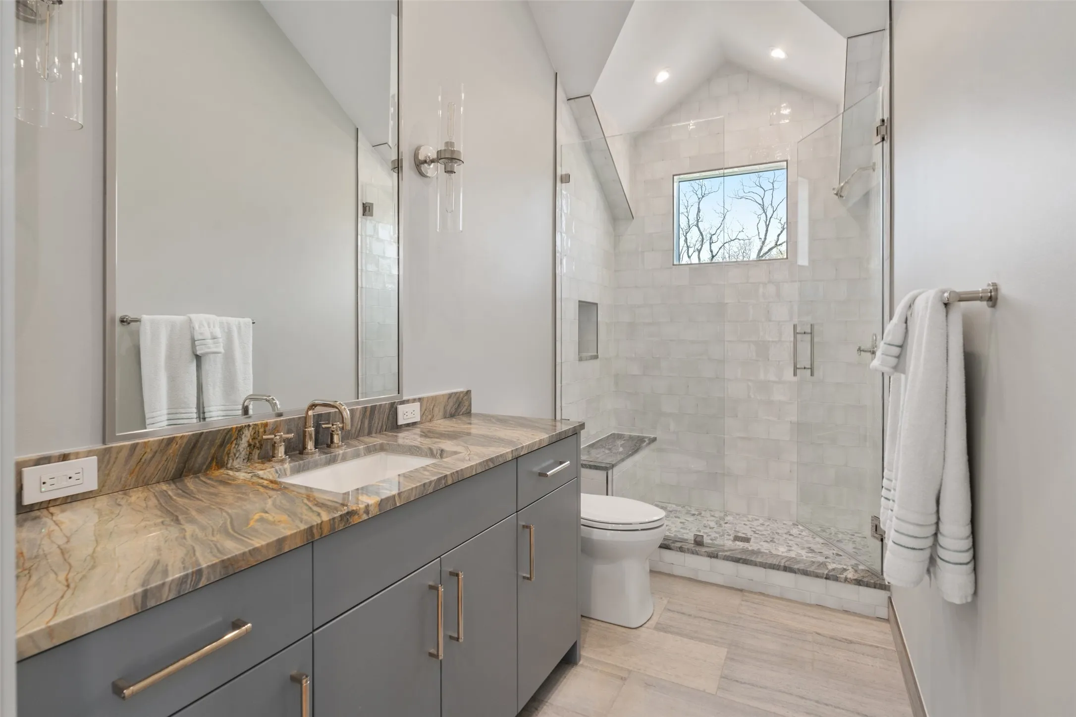 Guest Suite Bathroom