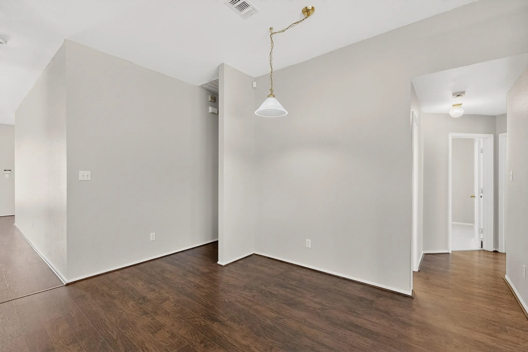 Single Family Residence For Sale in Johnson County , 1025 Caleb Street, Burleson, Texas 76028, 4 Bedroom, 2 Bathroom, 2 Garage spaces, 1,838 Sqft, built in 2002, mls#21103122, Real Estate Agent in Burleson, Homes For Sale in Johnson county, Homes For Sale in Burleson, Realtor in Burleson Texas, Real Estate Brokerage Independent Realty Texas, Luminita Cordes Realtor