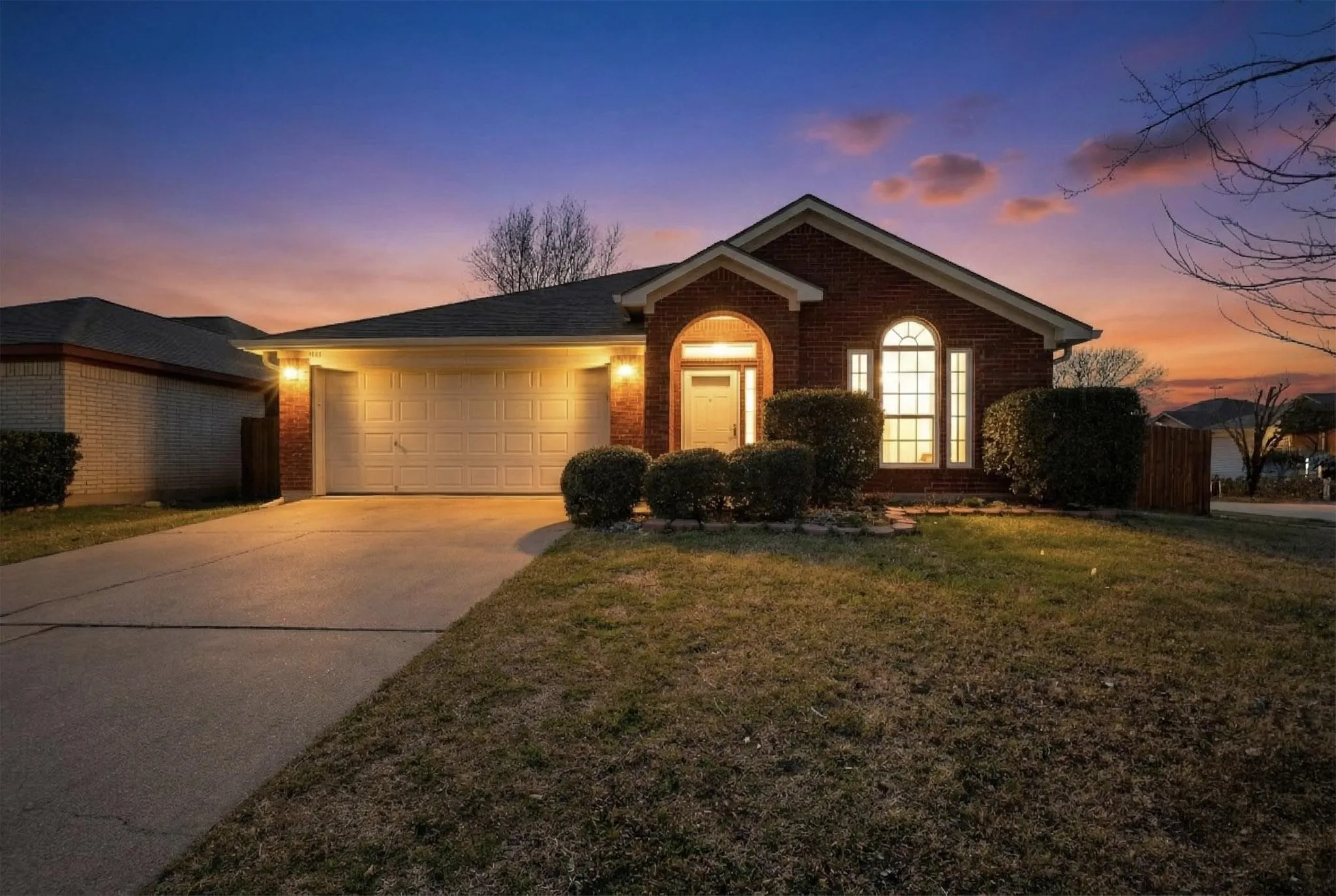 Single Family Residence For Sale in Johnson County , 1025 Caleb Street, Burleson, Texas 76028, 4 Bedroom, 2 Bathroom, 2 Garage spaces, 1,838 Sqft, built in 2002, mls#21103122, Real Estate Agent in Burleson, Homes For Sale in Johnson county, Homes For Sale in Burleson, Realtor in Burleson Texas, Real Estate Brokerage Independent Realty Texas, Luminita Cordes Realtor
