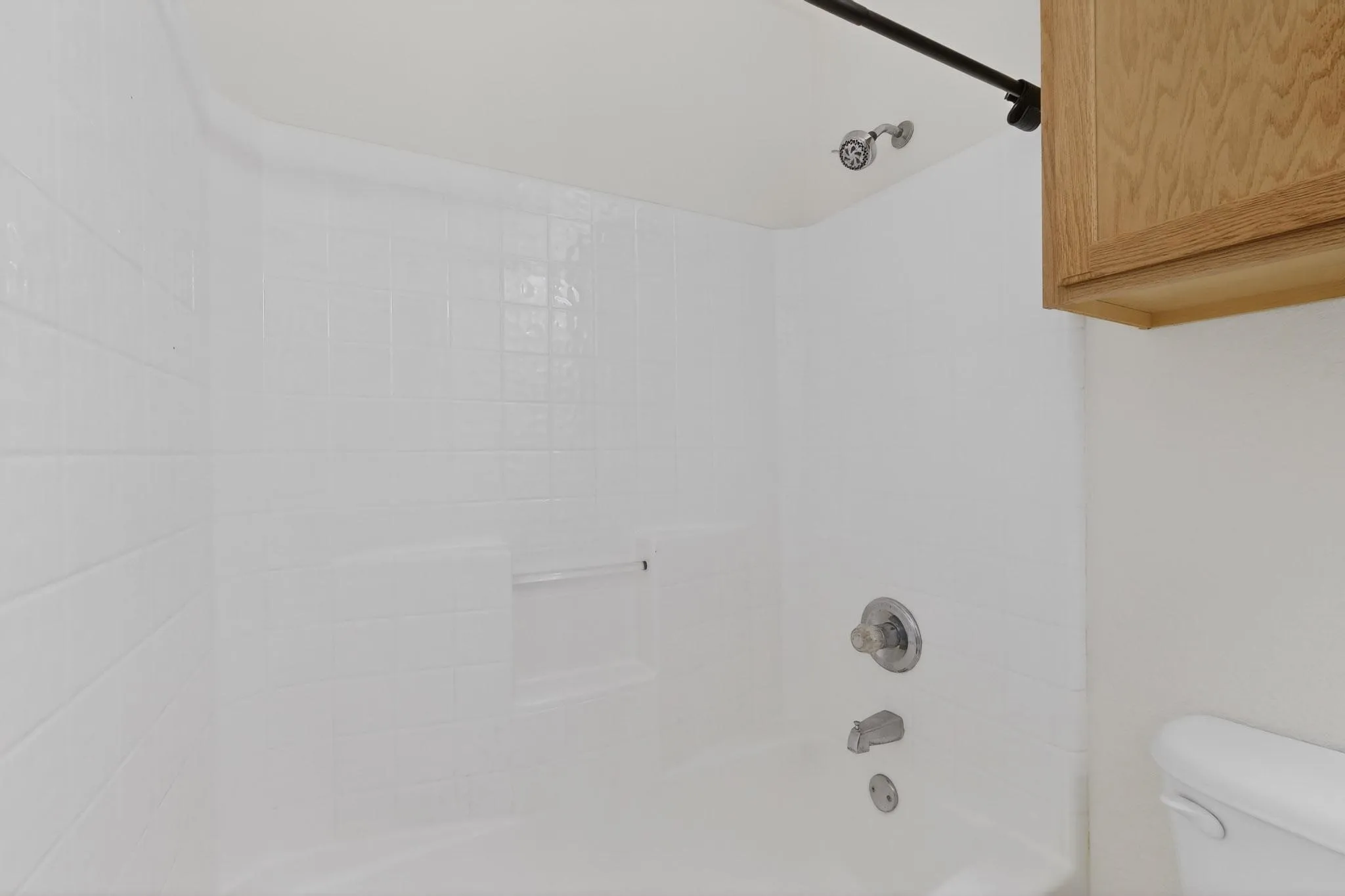 Single Family Residence For Sale in Johnson County , 1025 Caleb Street, Burleson, Texas 76028, 4 Bedroom, 2 Bathroom, 2 Garage spaces, 1,838 Sqft, built in 2002, mls#21103122, Real Estate Agent in Burleson, Homes For Sale in Johnson county, Homes For Sale in Burleson, Realtor in Burleson Texas, Real Estate Brokerage Independent Realty Texas, Luminita Cordes Realtor