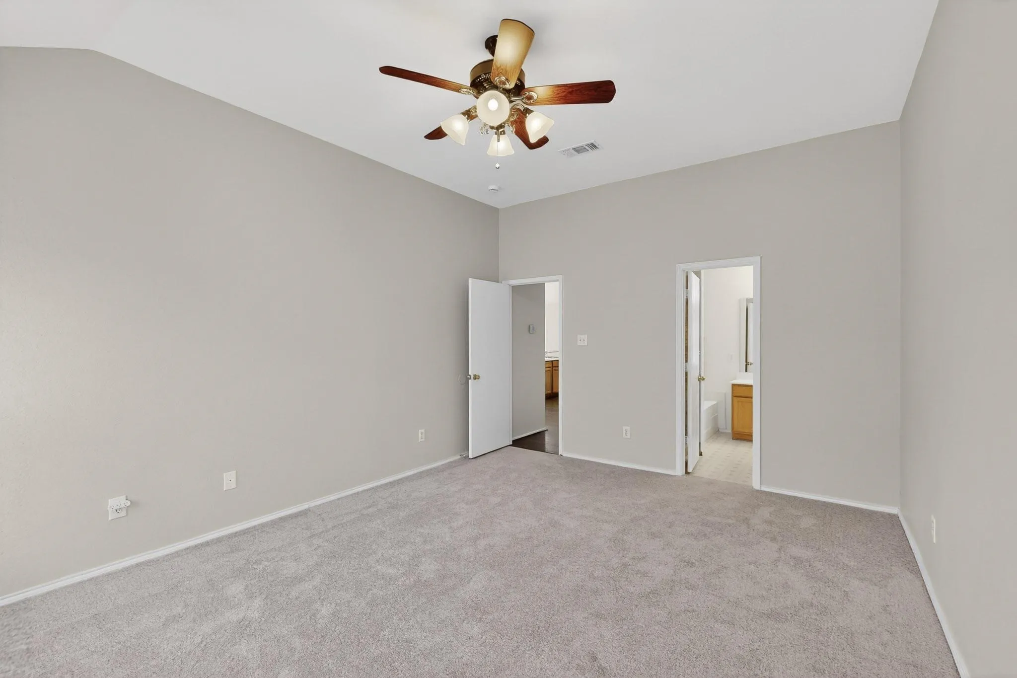 Single Family Residence For Sale in Johnson County , 1025 Caleb Street, Burleson, Texas 76028, 4 Bedroom, 2 Bathroom, 2 Garage spaces, 1,838 Sqft, built in 2002, mls#21103122, Real Estate Agent in Burleson, Homes For Sale in Johnson county, Homes For Sale in Burleson, Realtor in Burleson Texas, Real Estate Brokerage Independent Realty Texas, Luminita Cordes Realtor