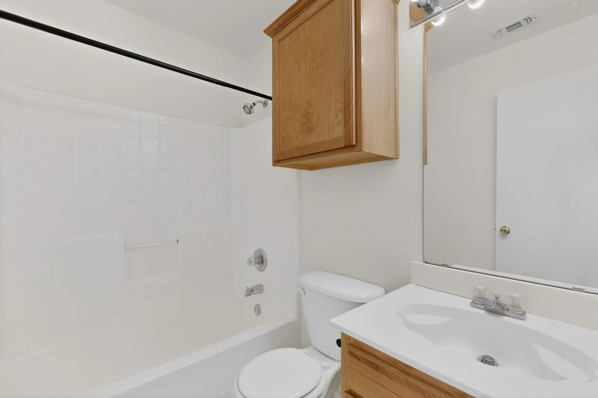 Single Family Residence For Sale in Johnson County , 1025 Caleb Street, Burleson, Texas 76028, 4 Bedroom, 2 Bathroom, 2 Garage spaces, 1,838 Sqft, built in 2002, mls#21103122, Real Estate Agent in Burleson, Homes For Sale in Johnson county, Homes For Sale in Burleson, Realtor in Burleson Texas, Real Estate Brokerage Independent Realty Texas, Luminita Cordes Realtor