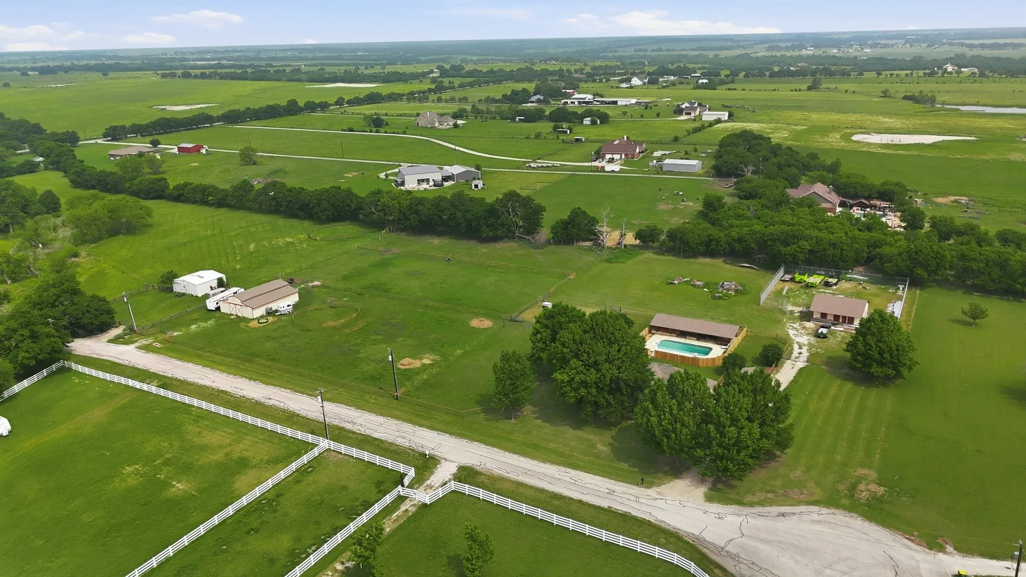 Single Family Residence For Sale in Denton County , 11303 Southwind Place, Krum, Texas 76249, 4 Bedroom, 3 Bathroom, 2 Garage spaces, 2,640 Sqft, built in 1987, mls#21188960, Real Estate Agent in Krum, Homes For Sale in Denton county, Homes For Sale in Krum, Realtor in Krum Texas, Real Estate Brokerage Independent Realty Texas, Luminita Cordes Realtor