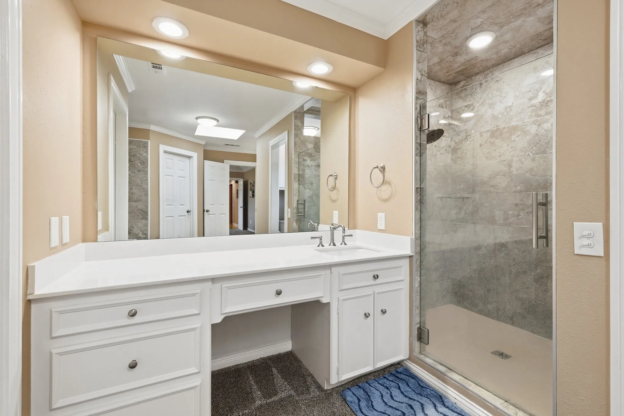Single Family Residence For Sale in Denton County , 11303 Southwind Place, Krum, Texas 76249, 4 Bedroom, 3 Bathroom, 2 Garage spaces, 2,640 Sqft, built in 1987, mls#21188960, Real Estate Agent in Krum, Homes For Sale in Denton county, Homes For Sale in Krum, Realtor in Krum Texas, Real Estate Brokerage Independent Realty Texas, Luminita Cordes Realtor