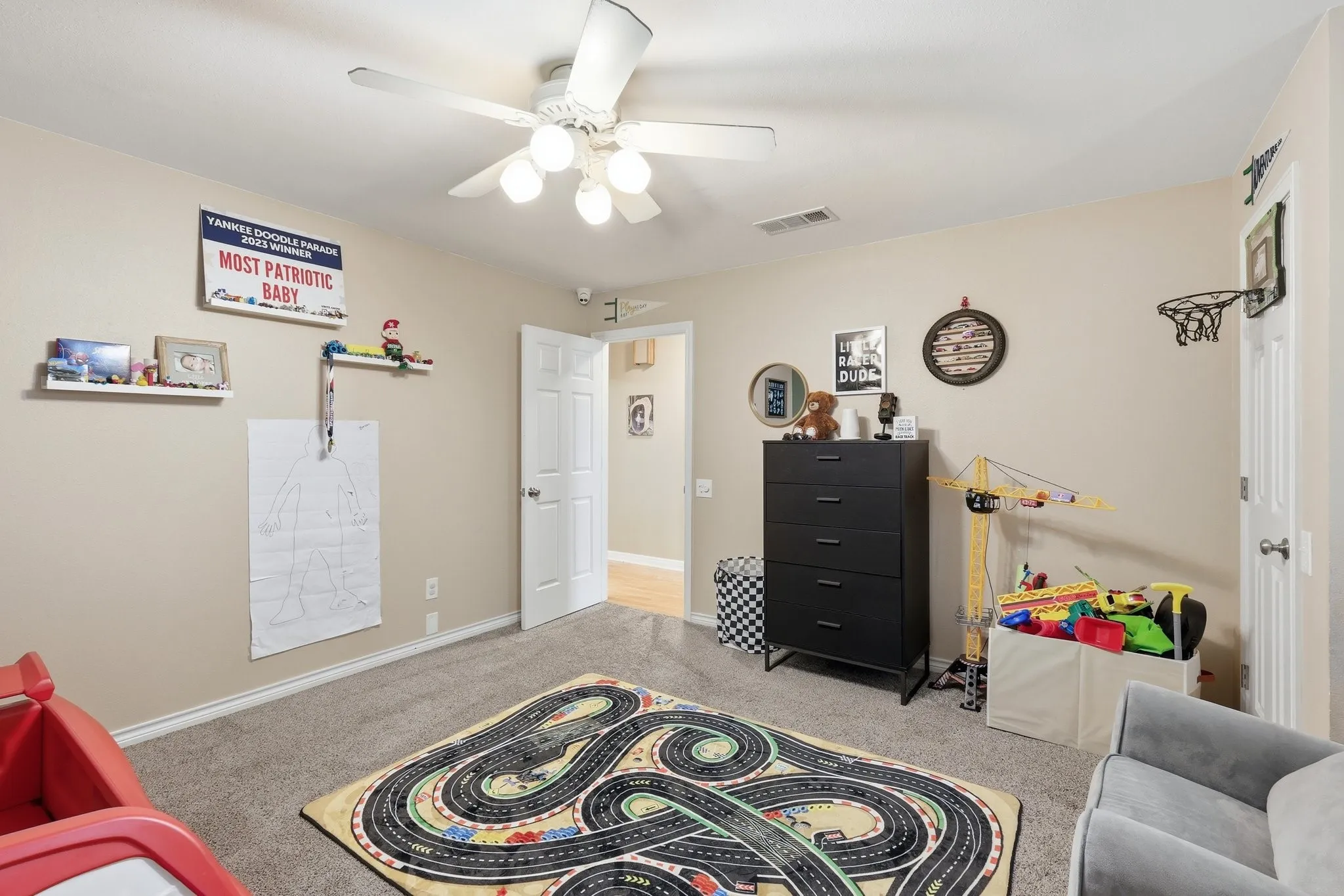 Single Family Residence For Sale in Denton County , 11303 Southwind Place, Krum, Texas 76249, 4 Bedroom, 3 Bathroom, 2 Garage spaces, 2,640 Sqft, built in 1987, mls#21188960, Real Estate Agent in Krum, Homes For Sale in Denton county, Homes For Sale in Krum, Realtor in Krum Texas, Real Estate Brokerage Independent Realty Texas, Luminita Cordes Realtor