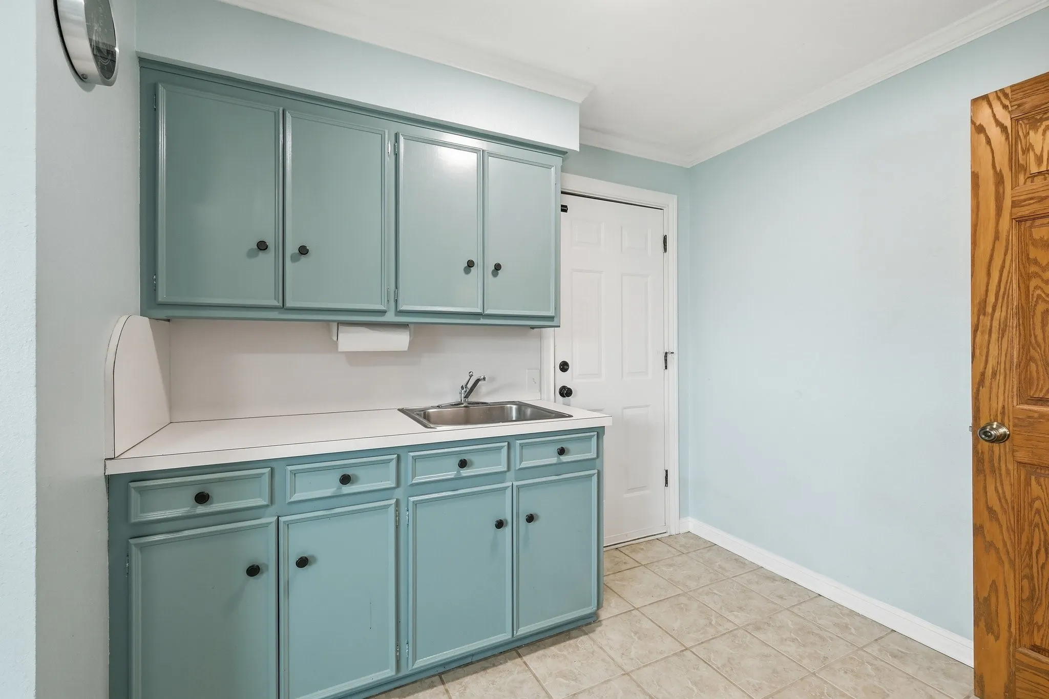 Single Family Residence For Sale in Denton County , 11303 Southwind Place, Krum, Texas 76249, 4 Bedroom, 3 Bathroom, 2 Garage spaces, 2,640 Sqft, built in 1987, mls#21188960, Real Estate Agent in Krum, Homes For Sale in Denton county, Homes For Sale in Krum, Realtor in Krum Texas, Real Estate Brokerage Independent Realty Texas, Luminita Cordes Realtor