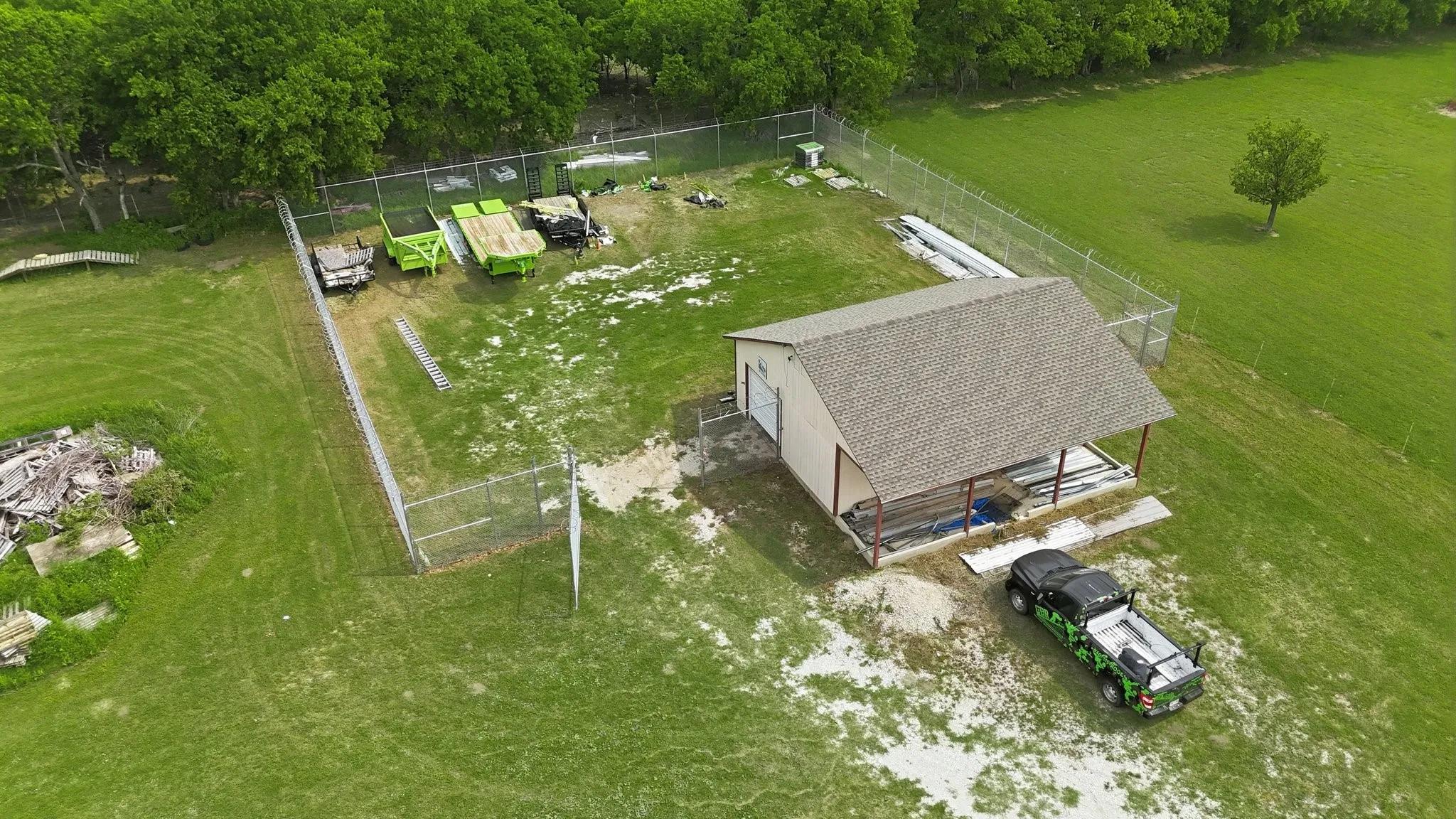 Single Family Residence For Sale in Denton County , 11303 Southwind Place, Krum, Texas 76249, 4 Bedroom, 3 Bathroom, 2 Garage spaces, 2,640 Sqft, built in 1987, mls#21188960, Real Estate Agent in Krum, Homes For Sale in Denton county, Homes For Sale in Krum, Realtor in Krum Texas, Real Estate Brokerage Independent Realty Texas, Luminita Cordes Realtor