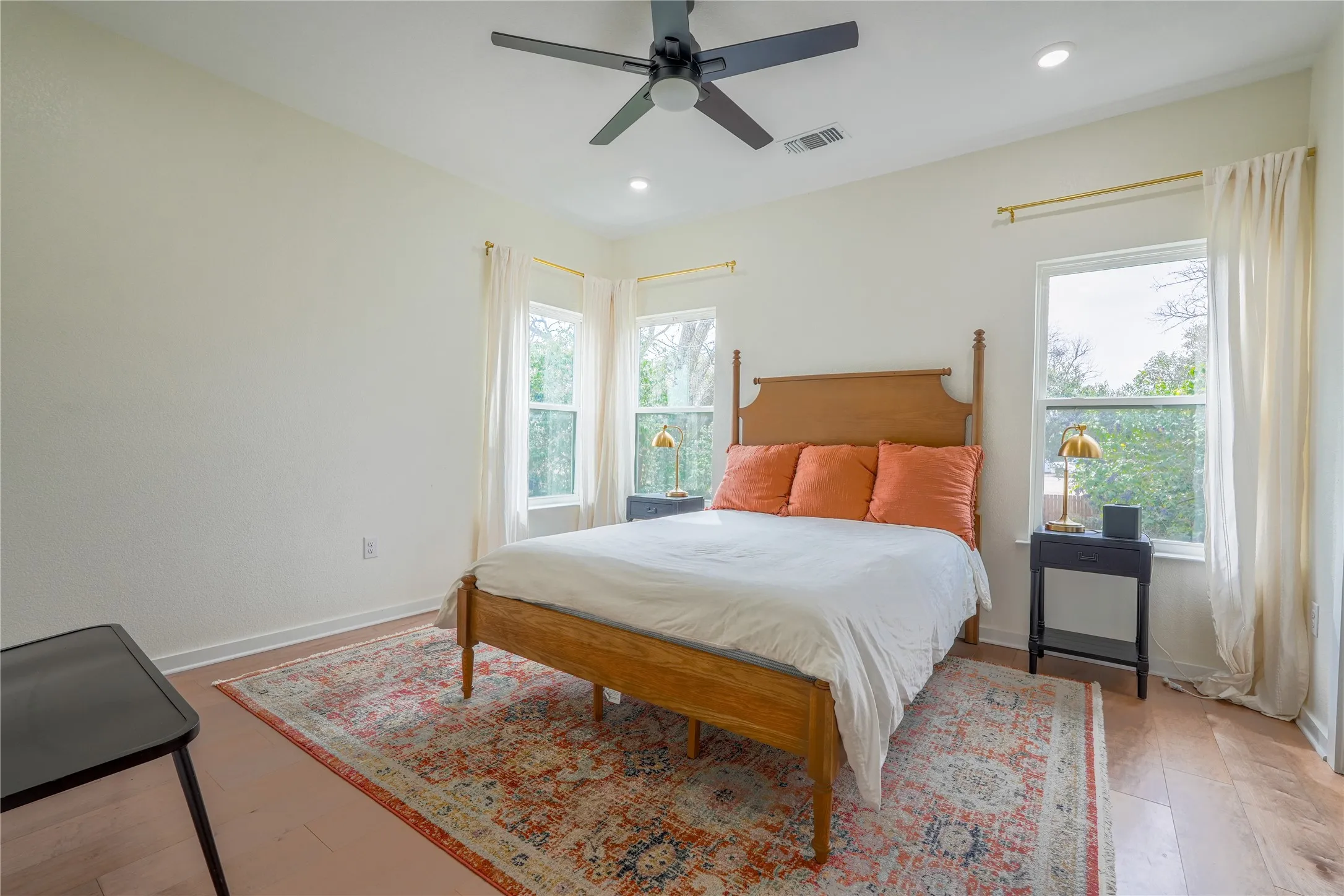 Single Family Residence For Sale in Mc Lennan County , 1904 N 17th, Waco, Texas 76707, 3 Bedroom, 3 Bathroom, Garage spaces, 1,404 Sqft, built in 2021, Price $279,900, mls#21188877, Real Estate Agent in Waco, Homes For Sale in Mc Lennan county, Homes For Sale in Waco, Realtor in Waco Texas, Real Estate Brokerage Independent Realty Texas, Luminita Cordes Realtor