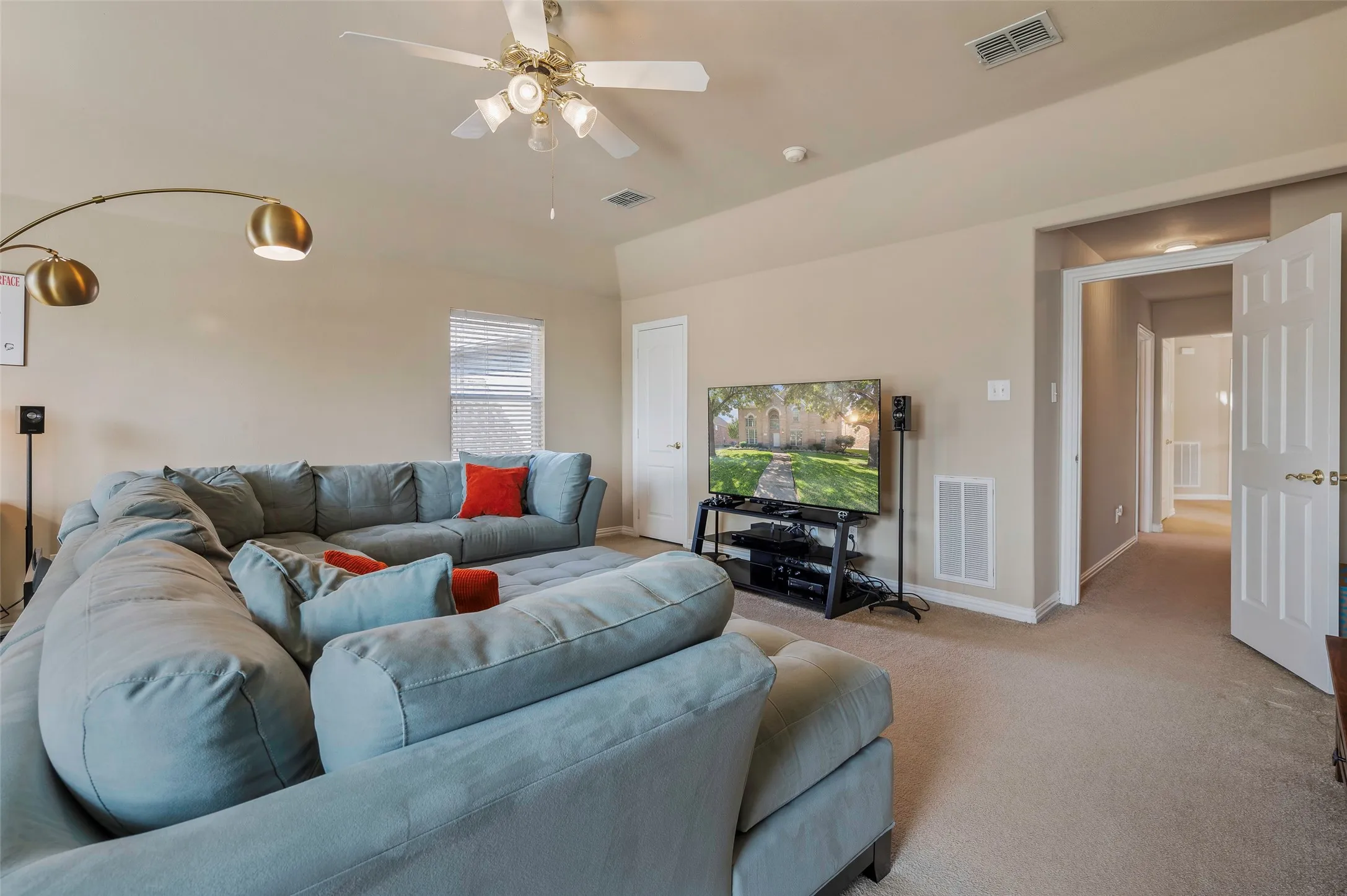 Single Family Residence For Sale in Collin County , 5771 Aylworth Drive, Frisco, Texas 75035, 4 Bedroom, 4 Bathroom, 2 Garage spaces, 3,674 Sqft, built in 2003, mls#21187640, Real Estate Agent in Frisco, Homes For Sale in Collin county, Homes For Sale in Frisco, Realtor in Frisco Texas, Real Estate Brokerage Independent Realty Texas, Luminita Cordes Realtor