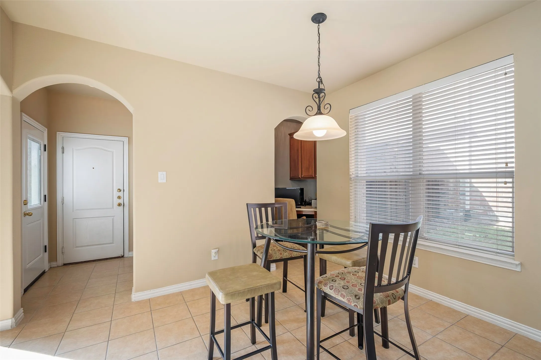 Single Family Residence For Sale in Collin County , 5771 Aylworth Drive, Frisco, Texas 75035, 4 Bedroom, 4 Bathroom, 2 Garage spaces, 3,674 Sqft, built in 2003, mls#21187640, Real Estate Agent in Frisco, Homes For Sale in Collin county, Homes For Sale in Frisco, Realtor in Frisco Texas, Real Estate Brokerage Independent Realty Texas, Luminita Cordes Realtor