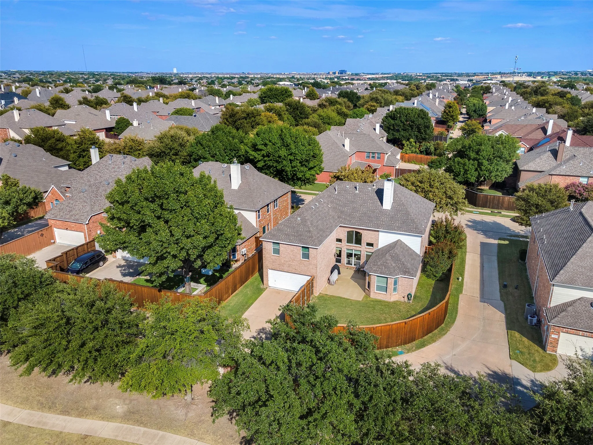Single Family Residence For Sale in Collin County , 5771 Aylworth Drive, Frisco, Texas 75035, 4 Bedroom, 4 Bathroom, 2 Garage spaces, 3,674 Sqft, built in 2003, mls#21187640, Real Estate Agent in Frisco, Homes For Sale in Collin county, Homes For Sale in Frisco, Realtor in Frisco Texas, Real Estate Brokerage Independent Realty Texas, Luminita Cordes Realtor