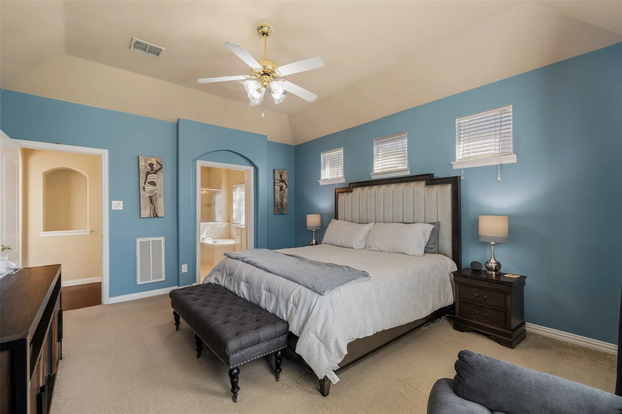 Single Family Residence For Sale in Collin County , 5771 Aylworth Drive, Frisco, Texas 75035, 4 Bedroom, 4 Bathroom, 2 Garage spaces, 3,674 Sqft, built in 2003, mls#21187640, Real Estate Agent in Frisco, Homes For Sale in Collin county, Homes For Sale in Frisco, Realtor in Frisco Texas, Real Estate Brokerage Independent Realty Texas, Luminita Cordes Realtor