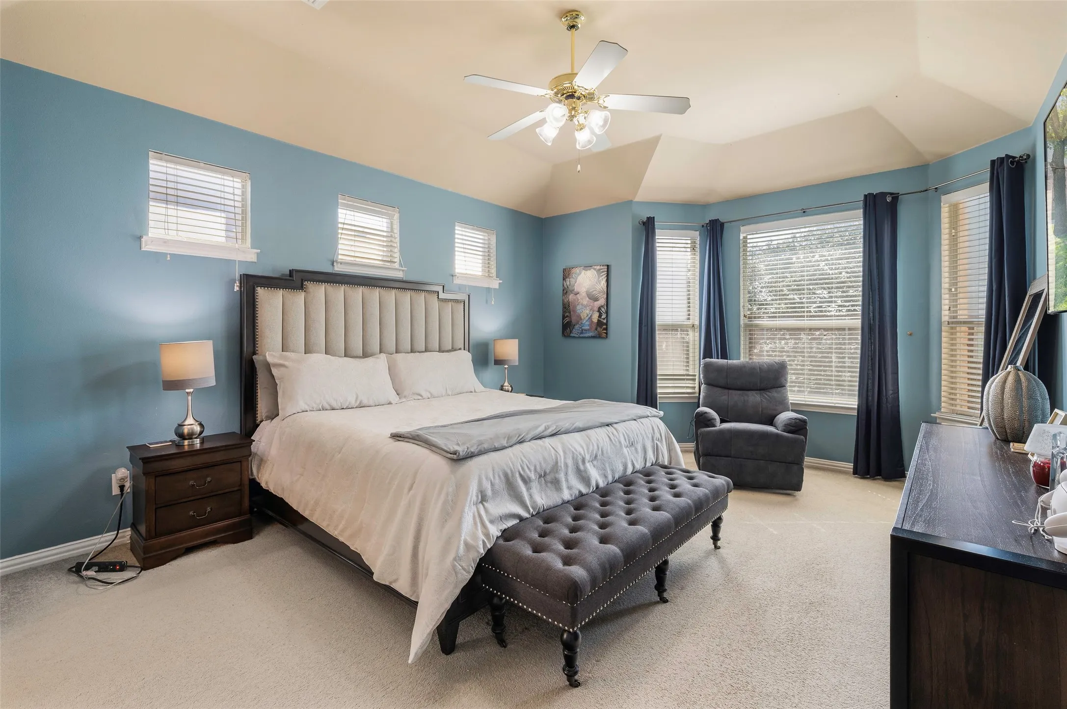 Single Family Residence For Sale in Collin County , 5771 Aylworth Drive, Frisco, Texas 75035, 4 Bedroom, 4 Bathroom, 2 Garage spaces, 3,674 Sqft, built in 2003, mls#21187640, Real Estate Agent in Frisco, Homes For Sale in Collin county, Homes For Sale in Frisco, Realtor in Frisco Texas, Real Estate Brokerage Independent Realty Texas, Luminita Cordes Realtor