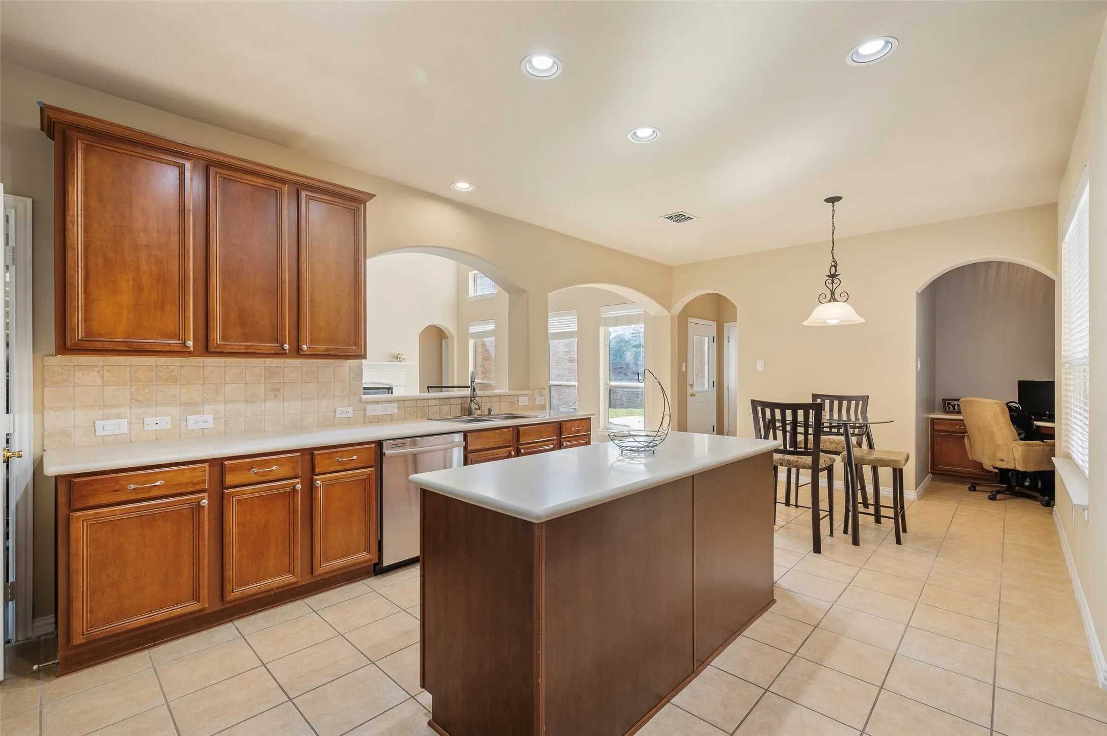 Single Family Residence For Sale in Collin County , 5771 Aylworth Drive, Frisco, Texas 75035, 4 Bedroom, 4 Bathroom, 2 Garage spaces, 3,674 Sqft, built in 2003, mls#21187640, Real Estate Agent in Frisco, Homes For Sale in Collin county, Homes For Sale in Frisco, Realtor in Frisco Texas, Real Estate Brokerage Independent Realty Texas, Luminita Cordes Realtor