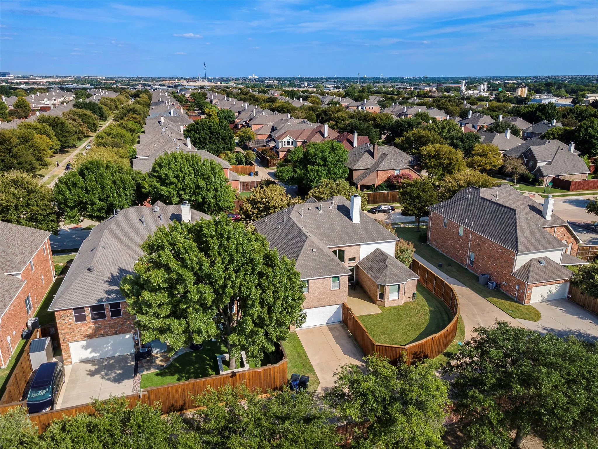 Single Family Residence For Sale in Collin County , 5771 Aylworth Drive, Frisco, Texas 75035, 4 Bedroom, 4 Bathroom, 2 Garage spaces, 3,674 Sqft, built in 2003, mls#21187640, Real Estate Agent in Frisco, Homes For Sale in Collin county, Homes For Sale in Frisco, Realtor in Frisco Texas, Real Estate Brokerage Independent Realty Texas, Luminita Cordes Realtor